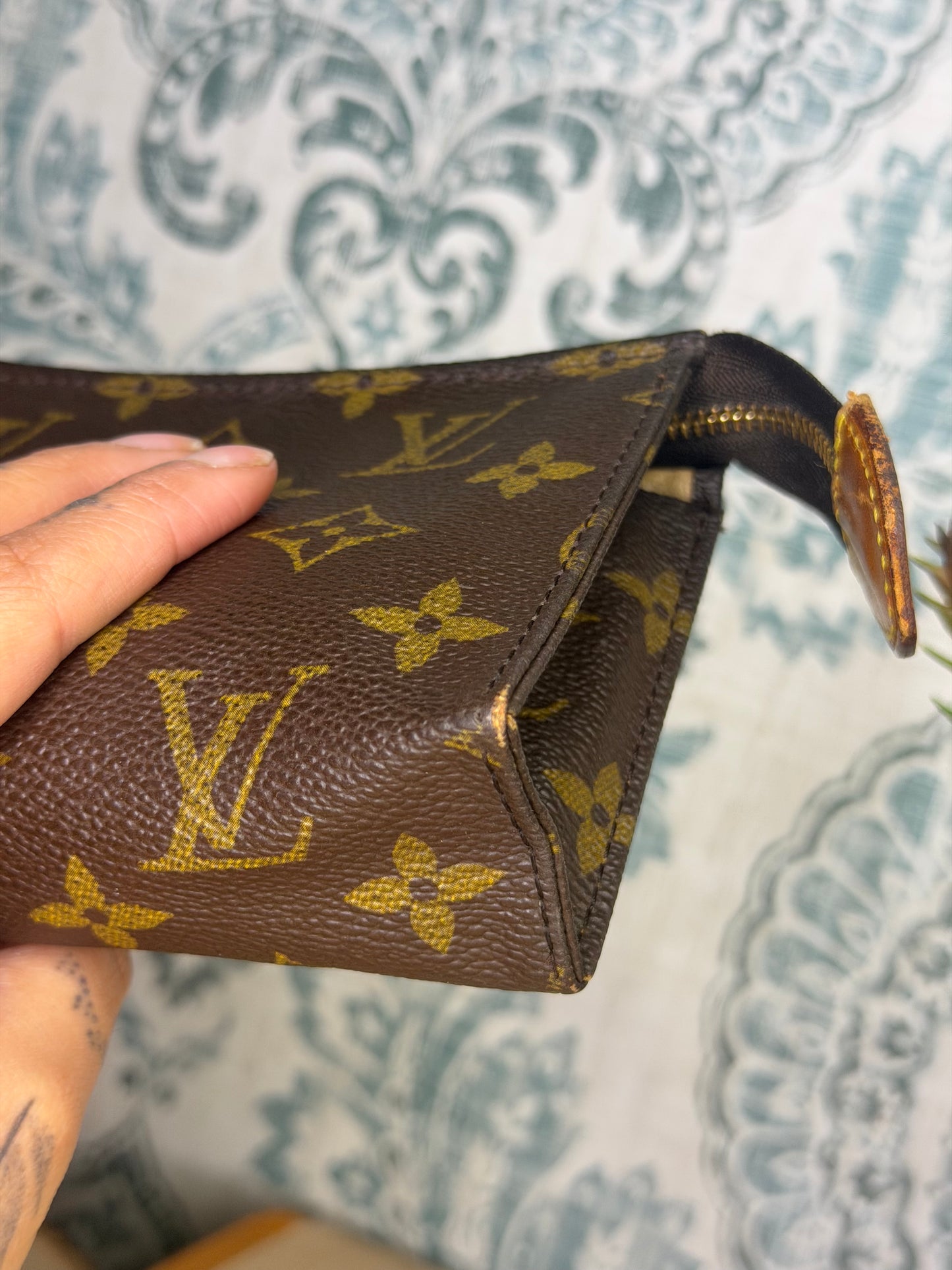 Louis Vuitton Toiletry 15