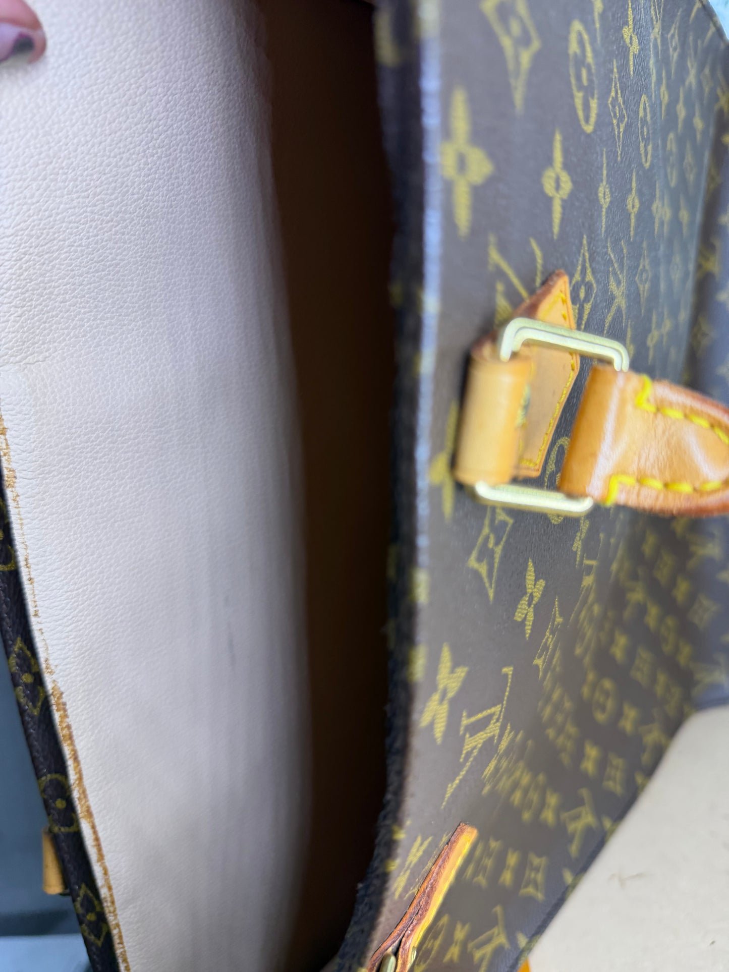 Louis Vuitton Sac Plat