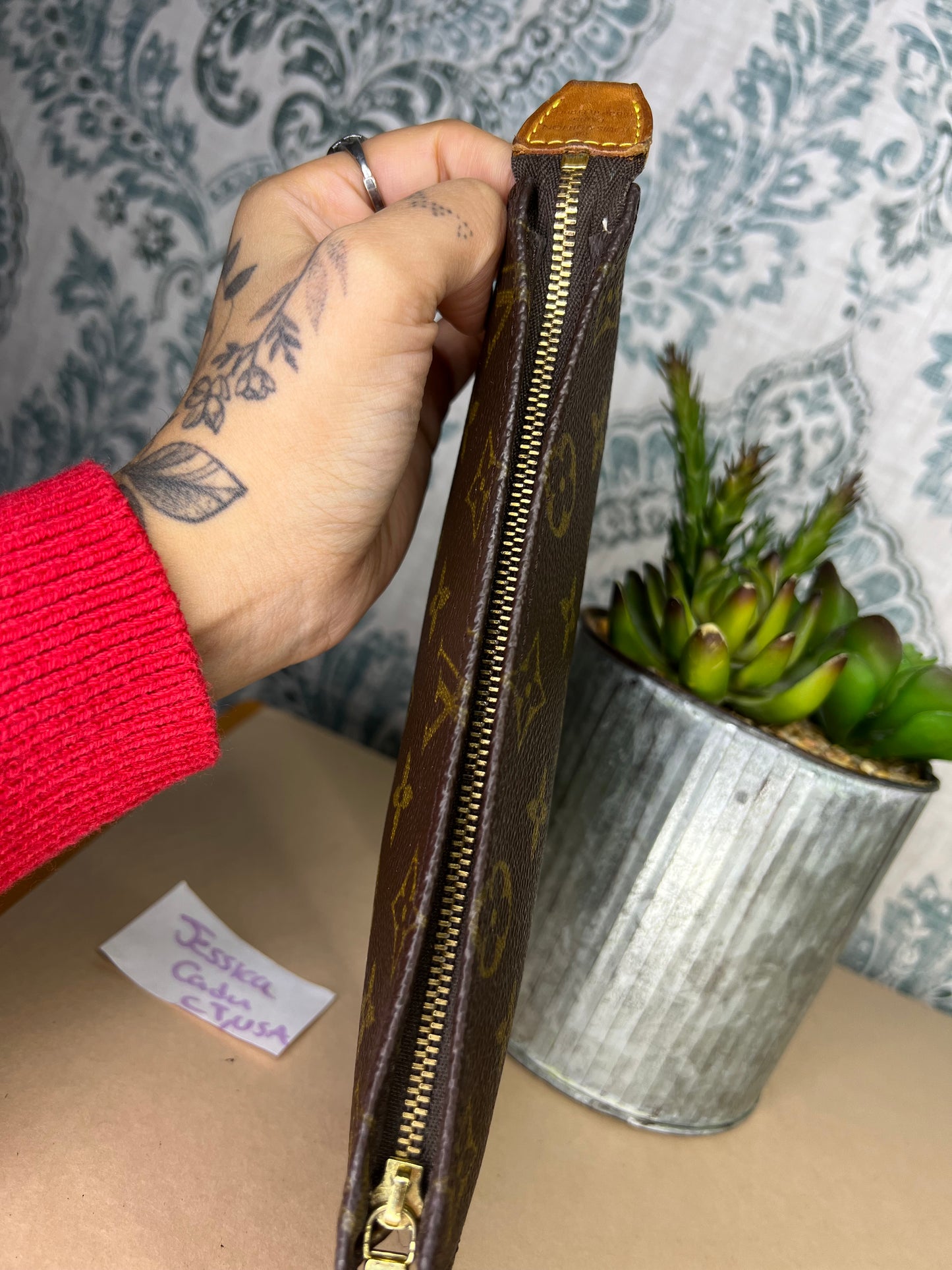 Louis Vuitton Bucket Pouch GM