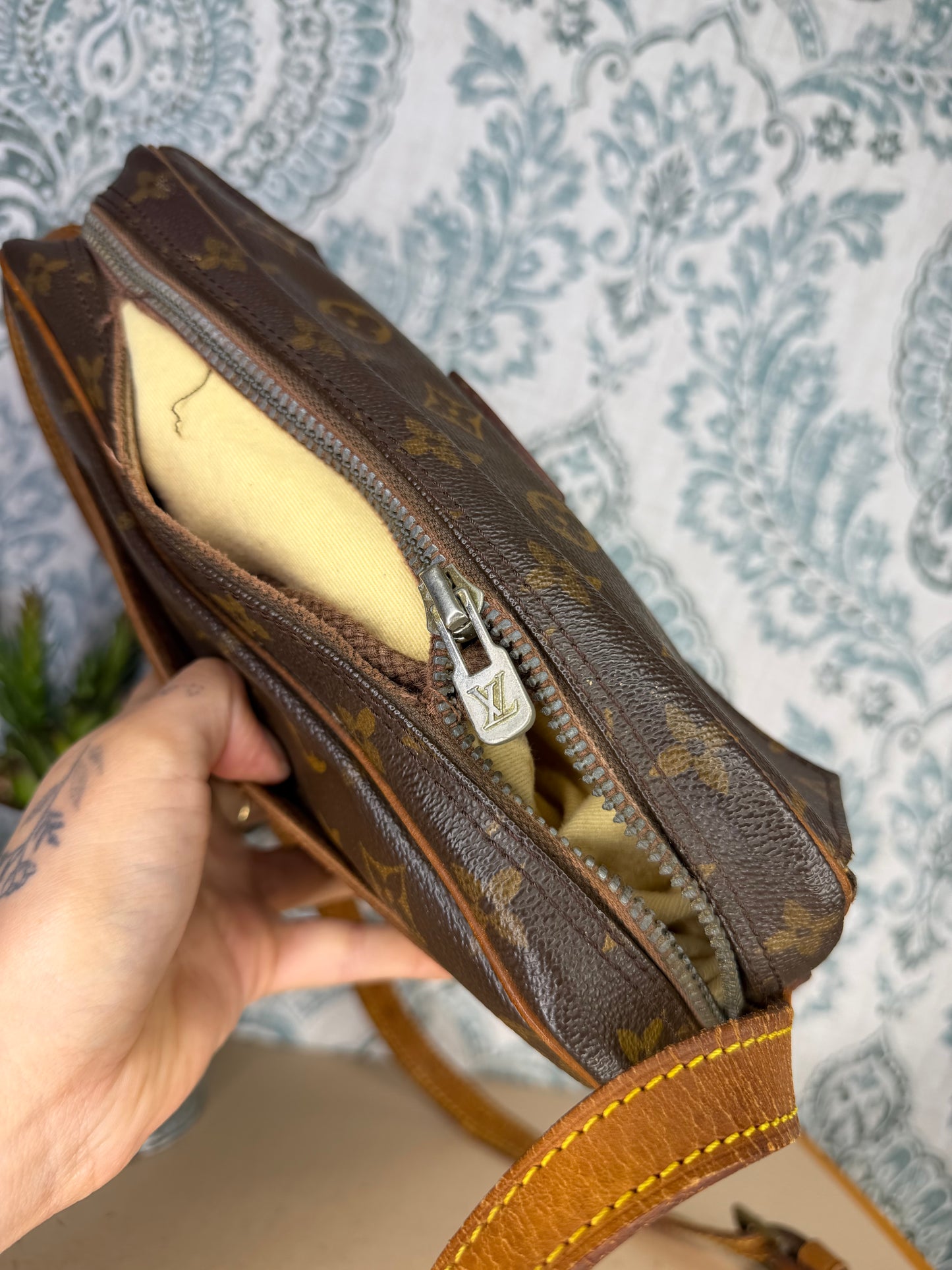 Louis Vuitton Jeune Fille GM (needs repair)