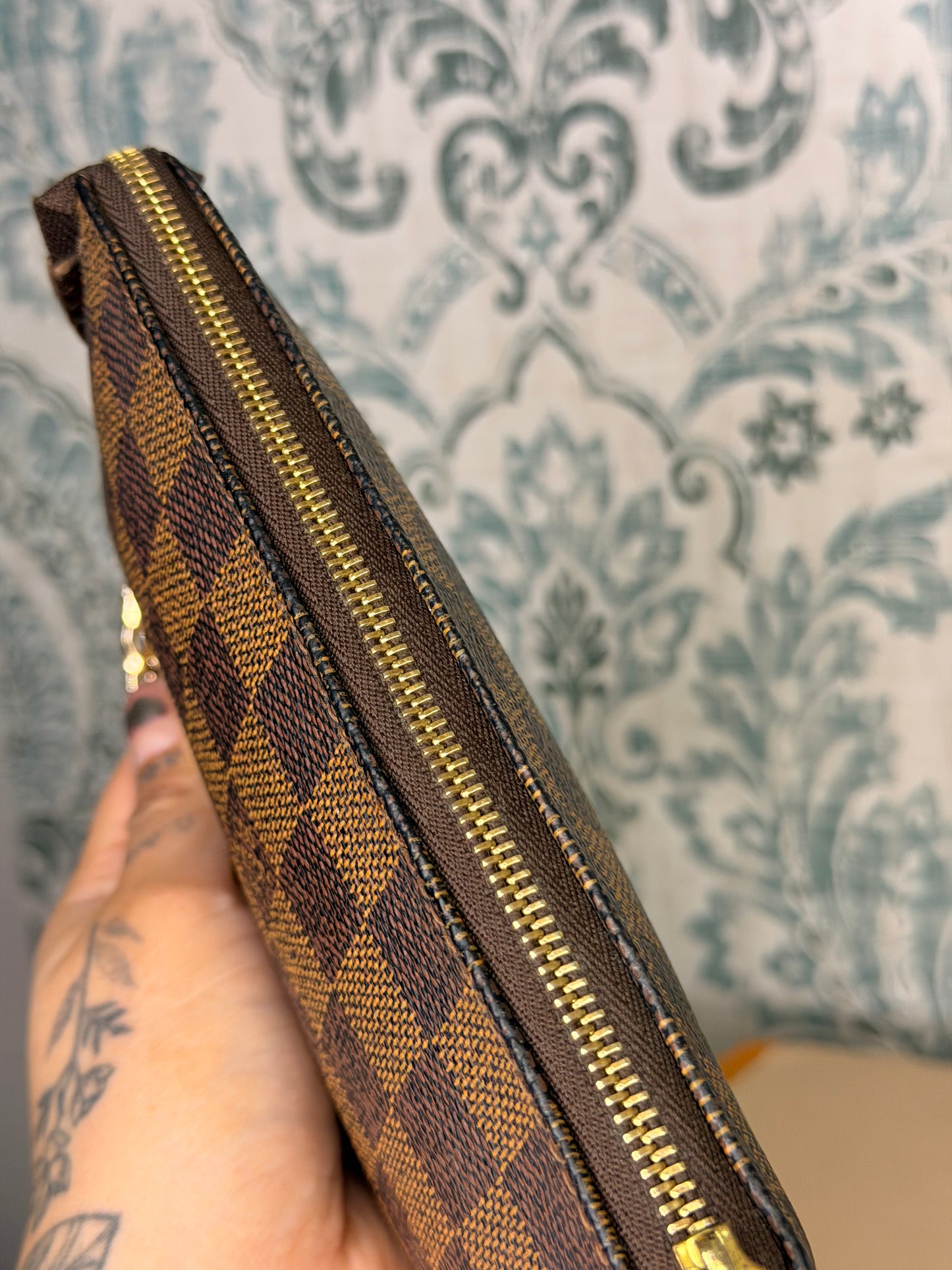 Louis Vuitton Damier Ebene Bucket Pochette