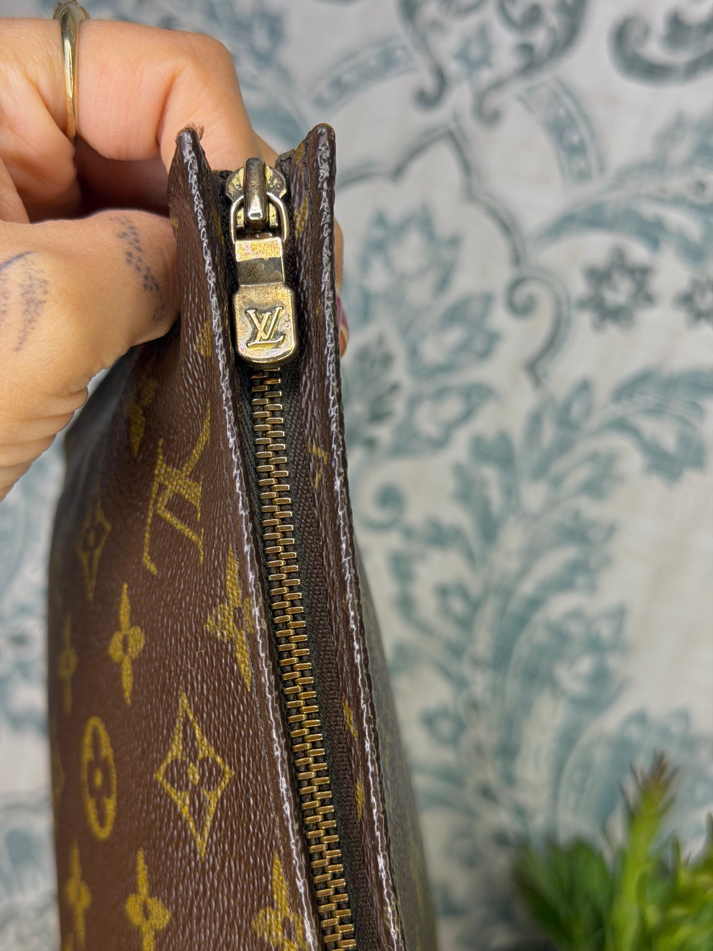 Louis Vuitton Monogram Toiletry 26