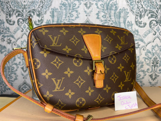Louis Vuitton Jeune Fille MM