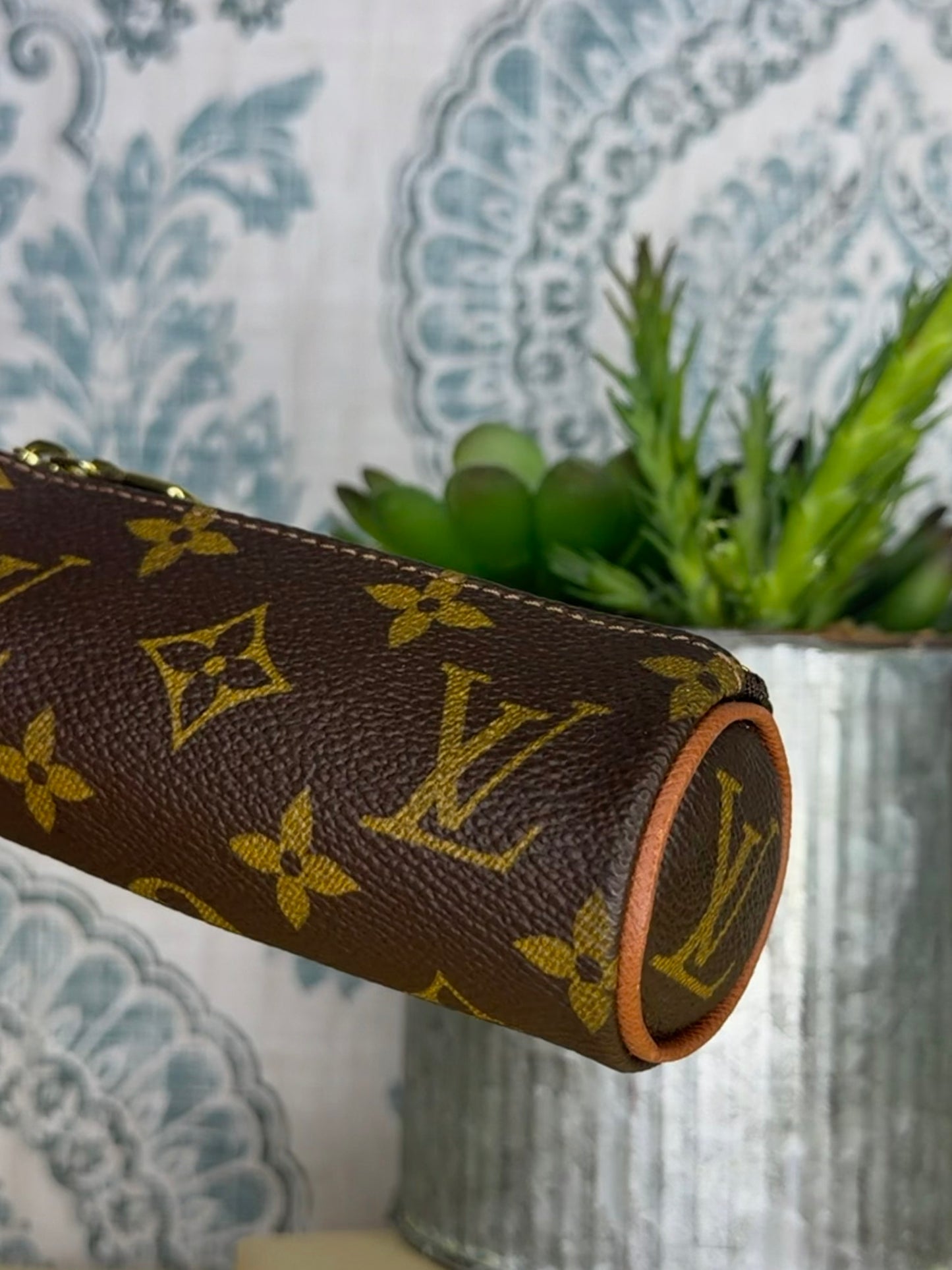 Louis Vuitton Etui 3 Balles De Golf Ball Pouch