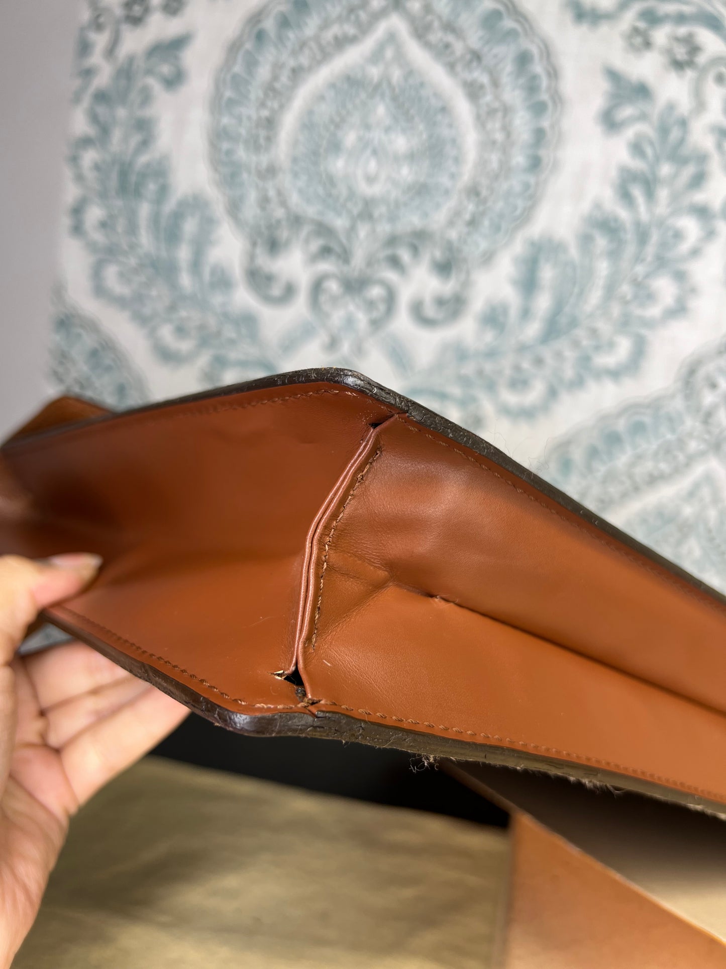 Louis Vuitton Porte Documents Bandouliere