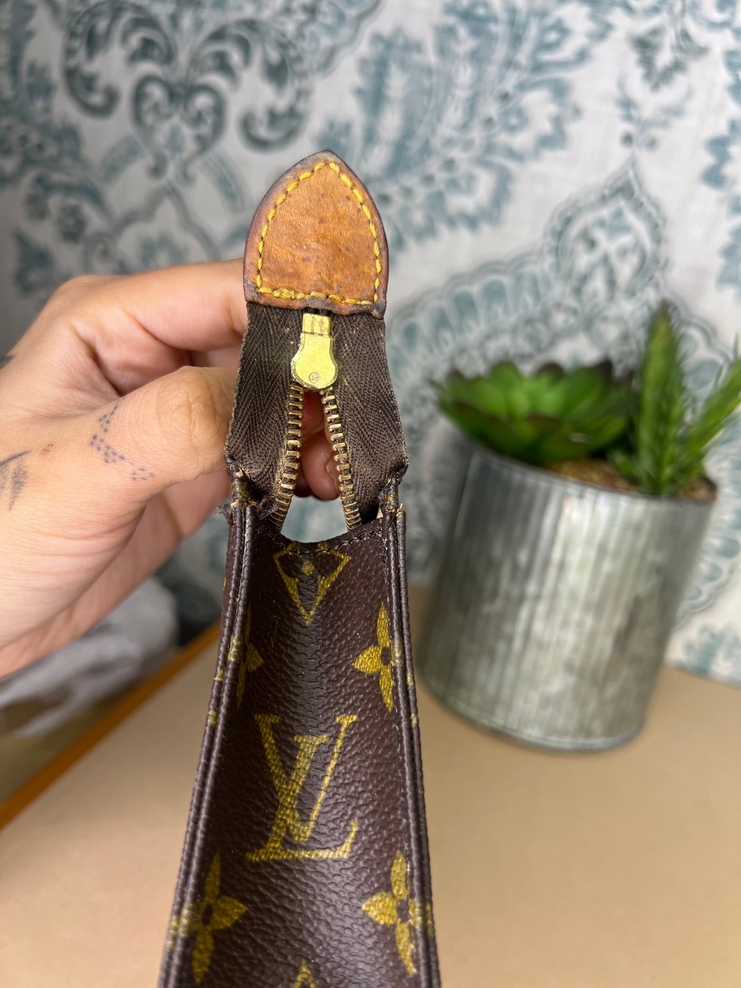 Louis Vuitton Toiletry 15