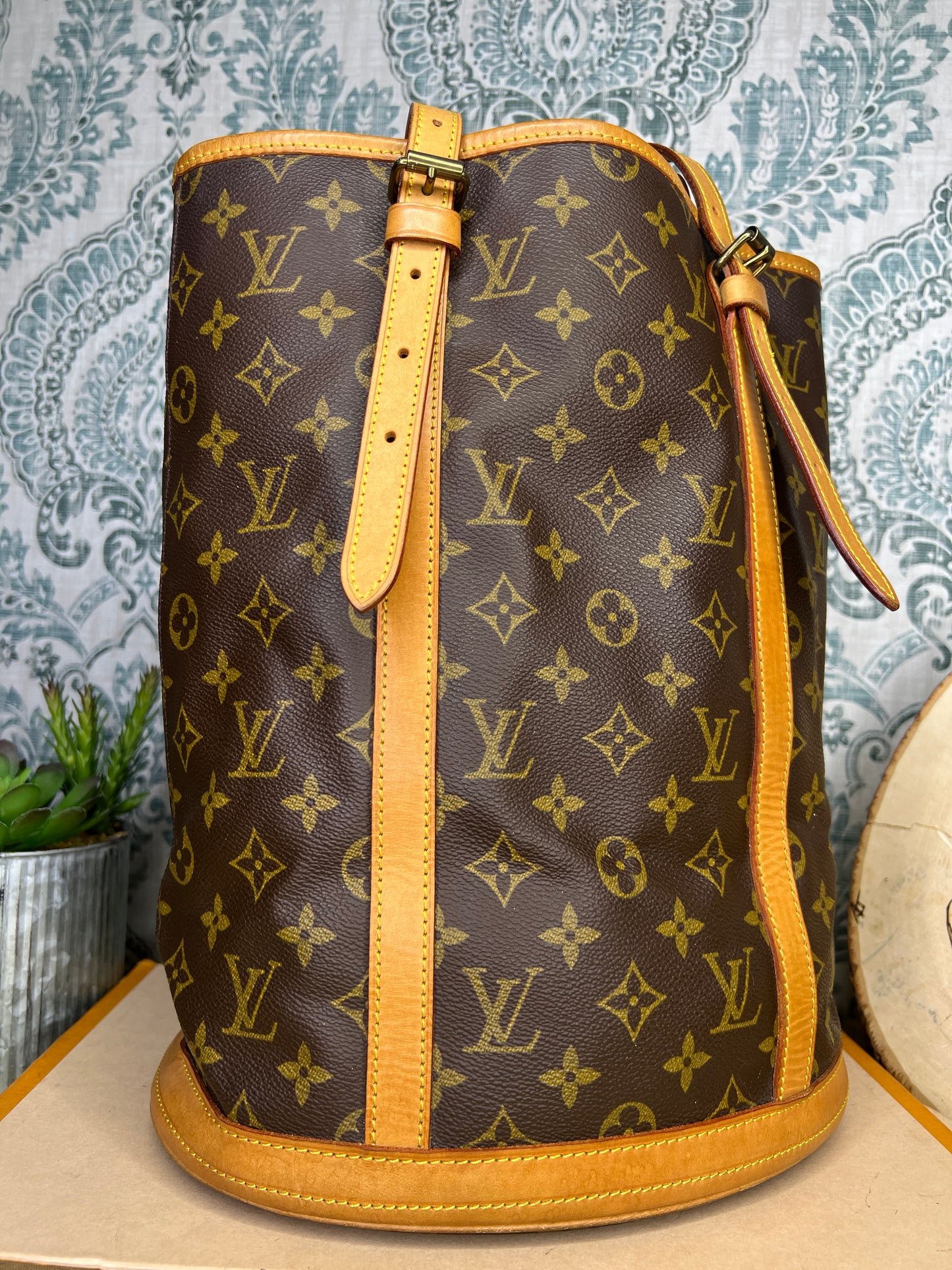 Louis Vuitton Bucket GM