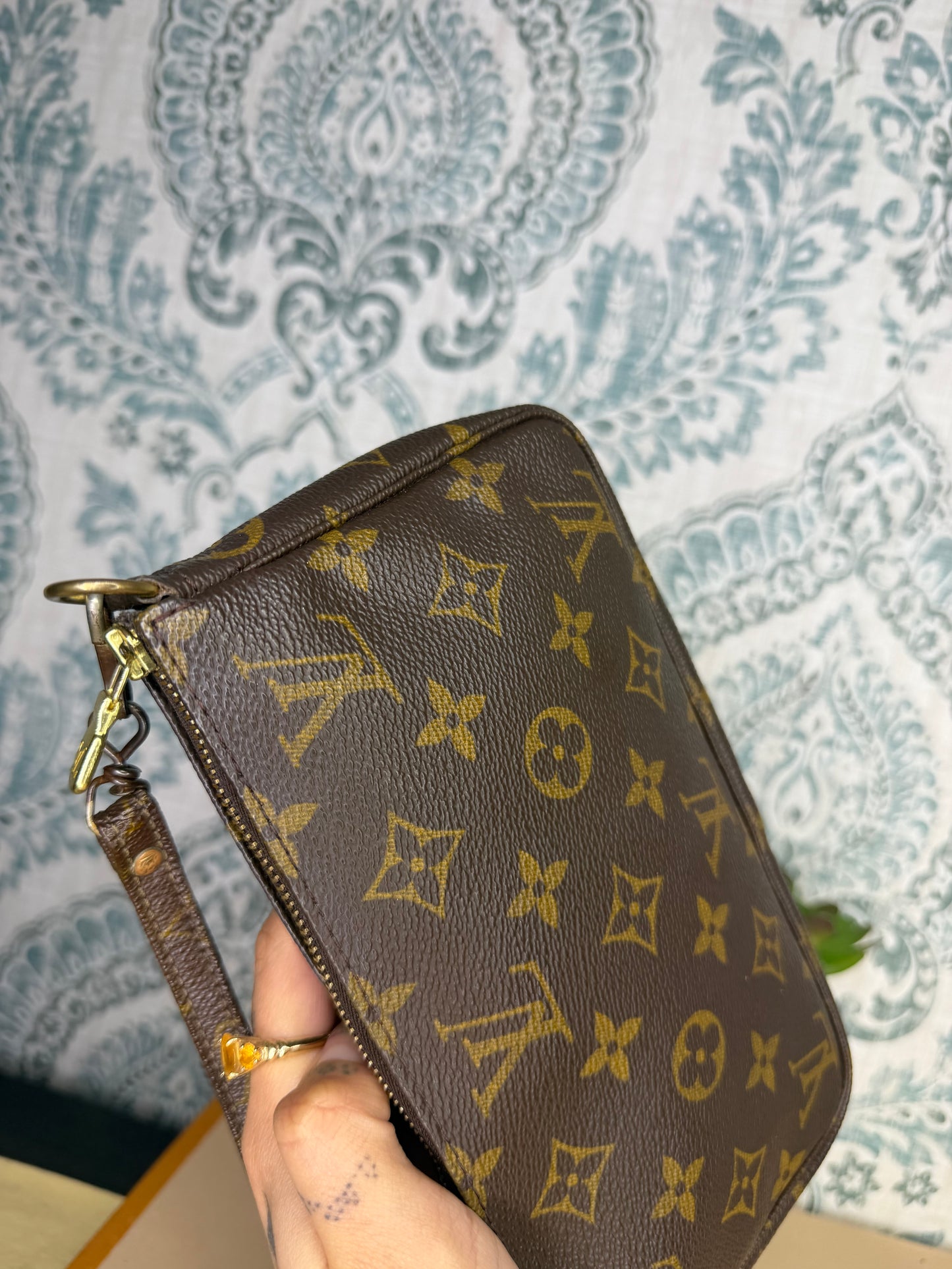 Louis Vuitton Pochette Accessories with Monogram Strap