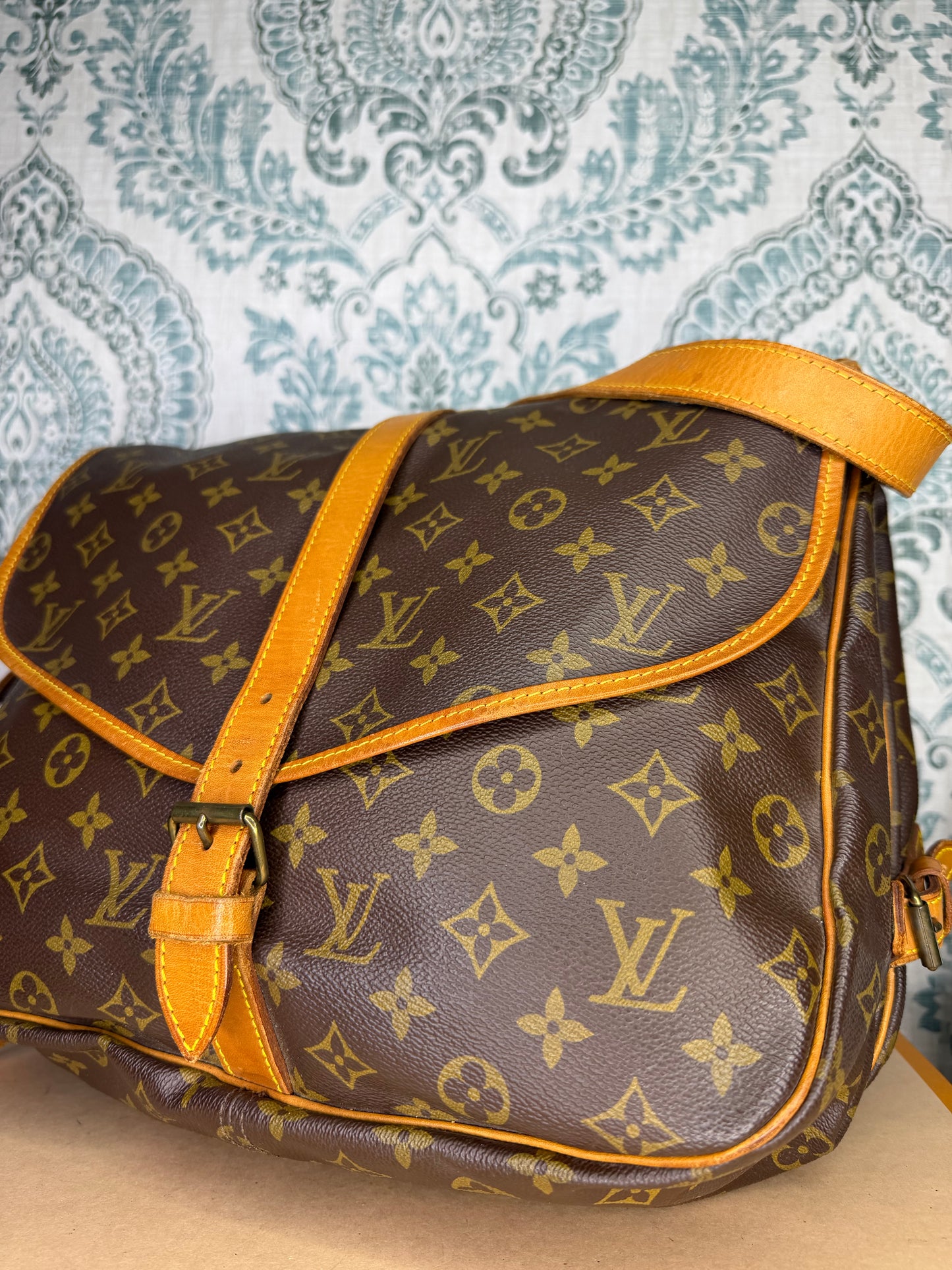 Louis Vuitton Saumur 35
