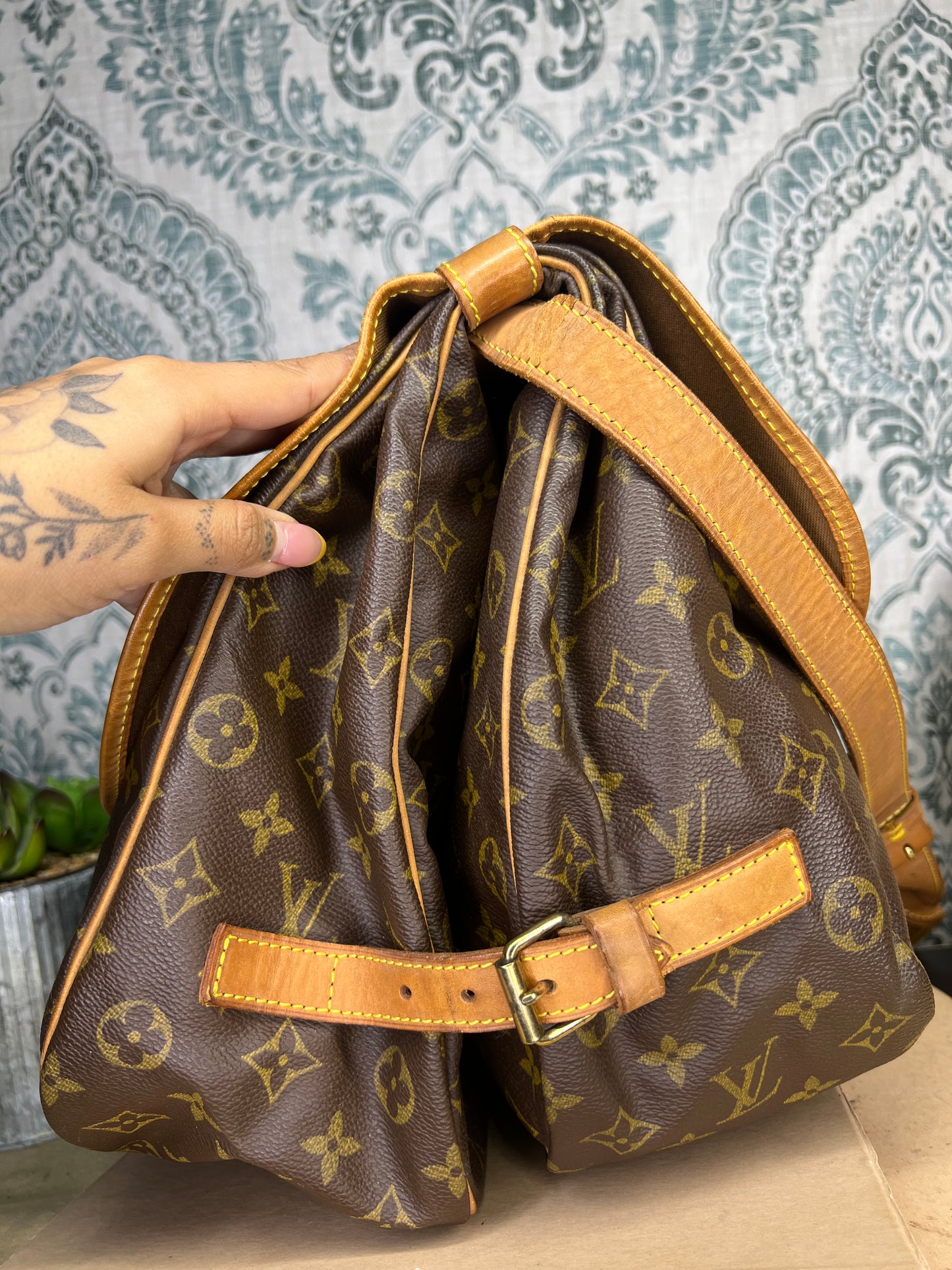 Louis Vuitton Saumur 35