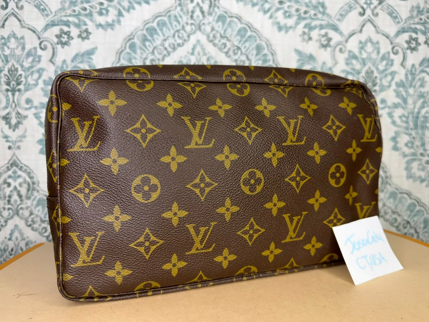 Louis Vuitton Trousse 28