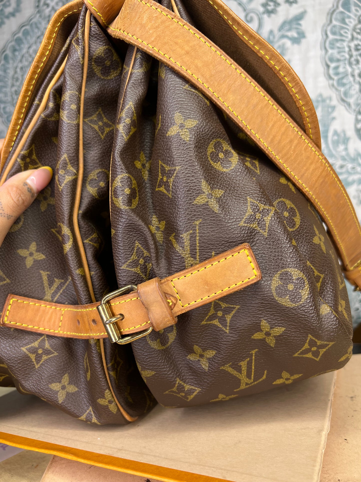 Louis Vuitton Saumur 35