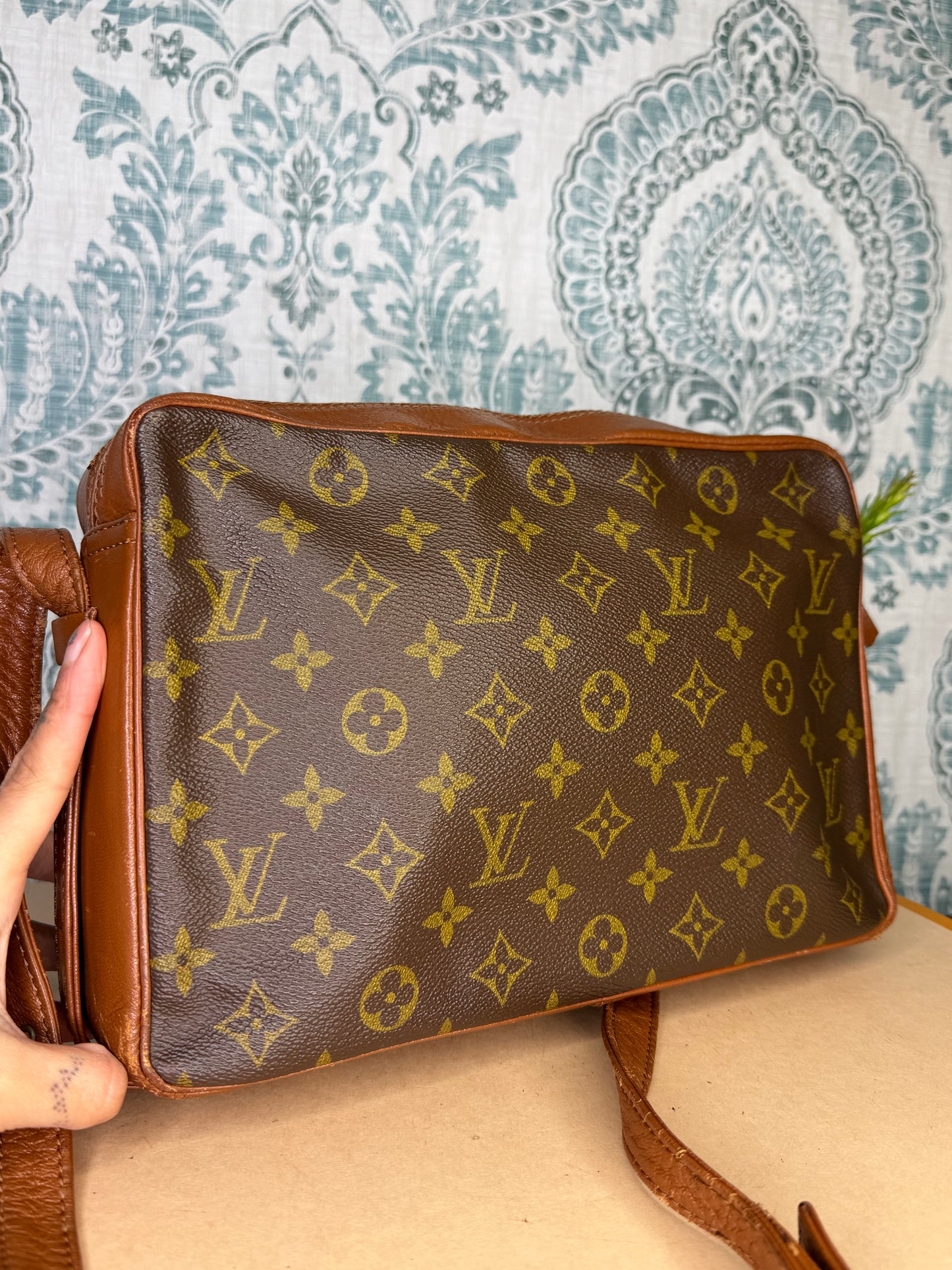Louis Vuitton Sac Bandouliere 30 (needs new zipper)