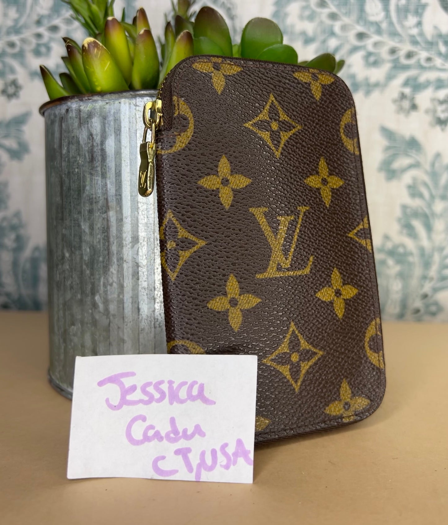 Louis Vuitton Zip Around Multicles 6 Key Holder