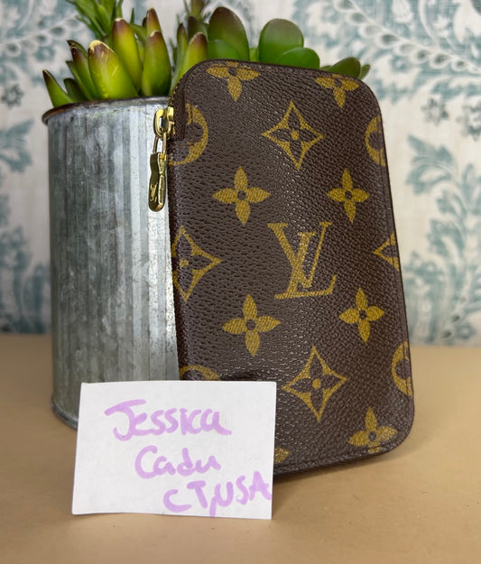 Louis Vuitton Zip Around Multicles 6 Key Holder