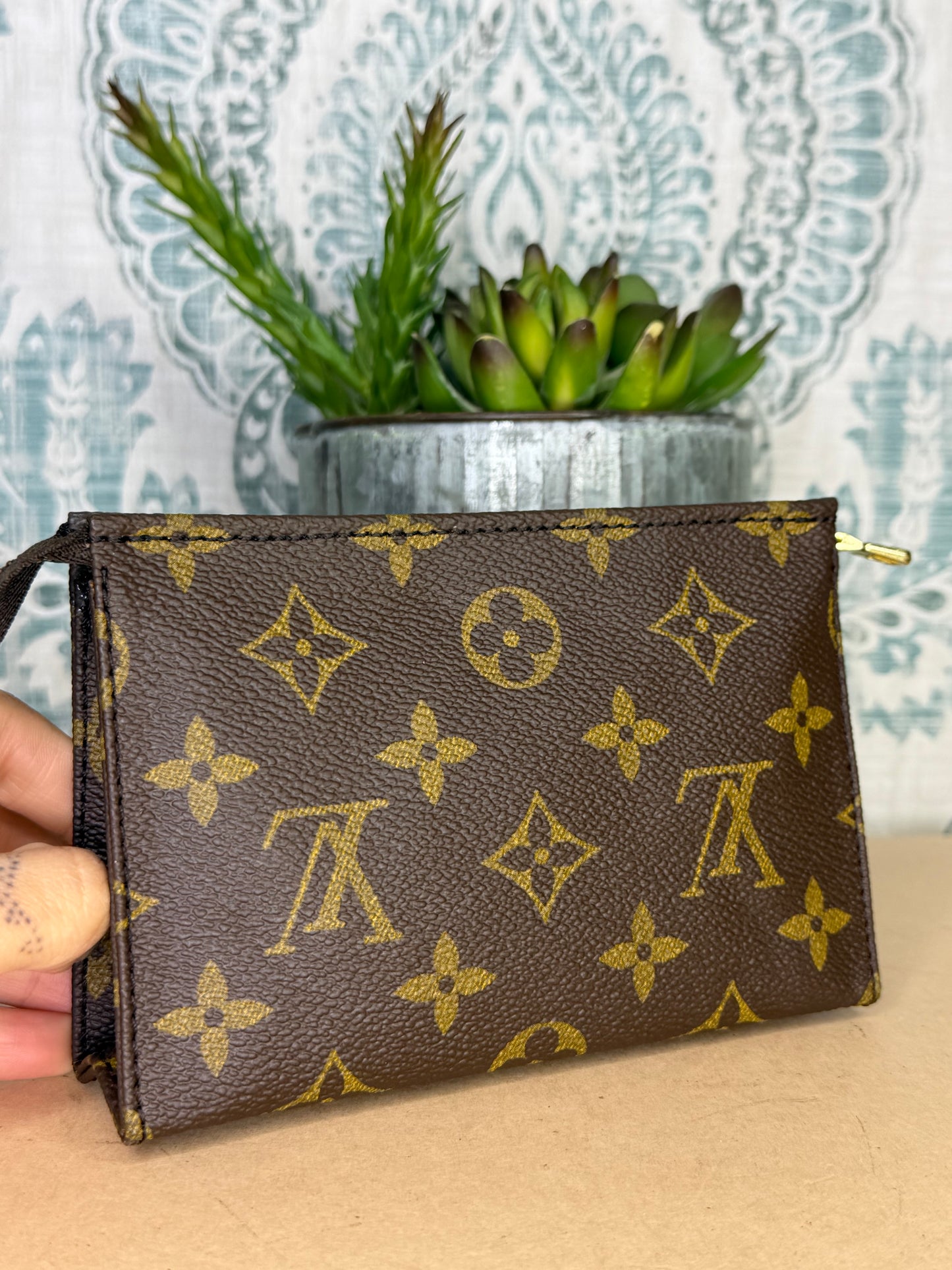 Louis Vuitton Toiletry 15
