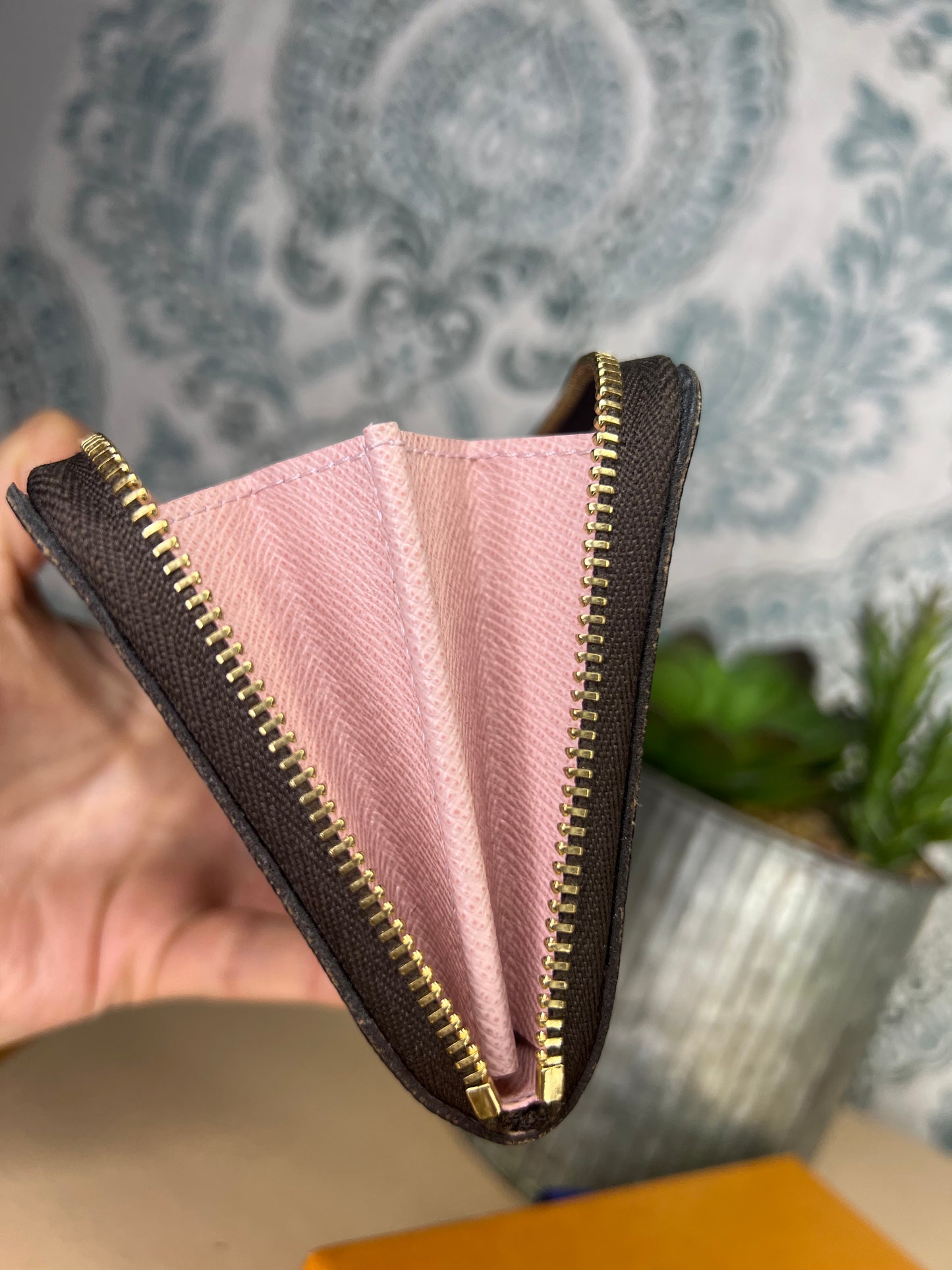 Louis Vuitton Rose Ballerine Zippy Compact Wallet