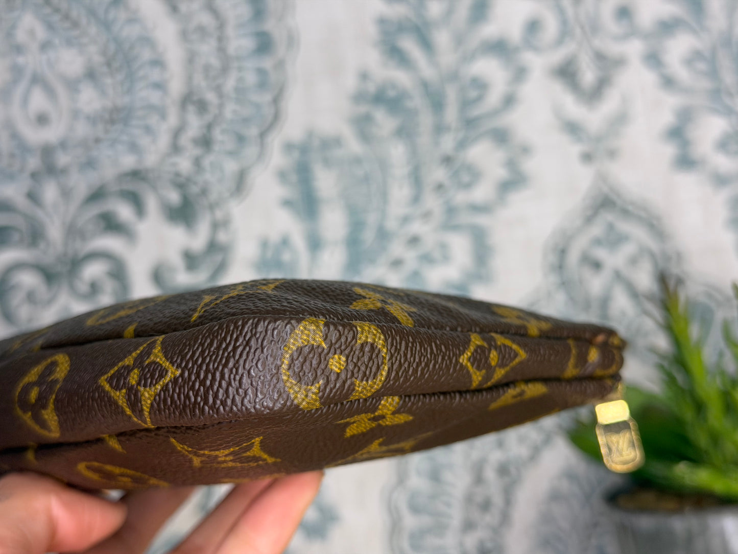 Louis Vuitton Sac Shopping Pouch