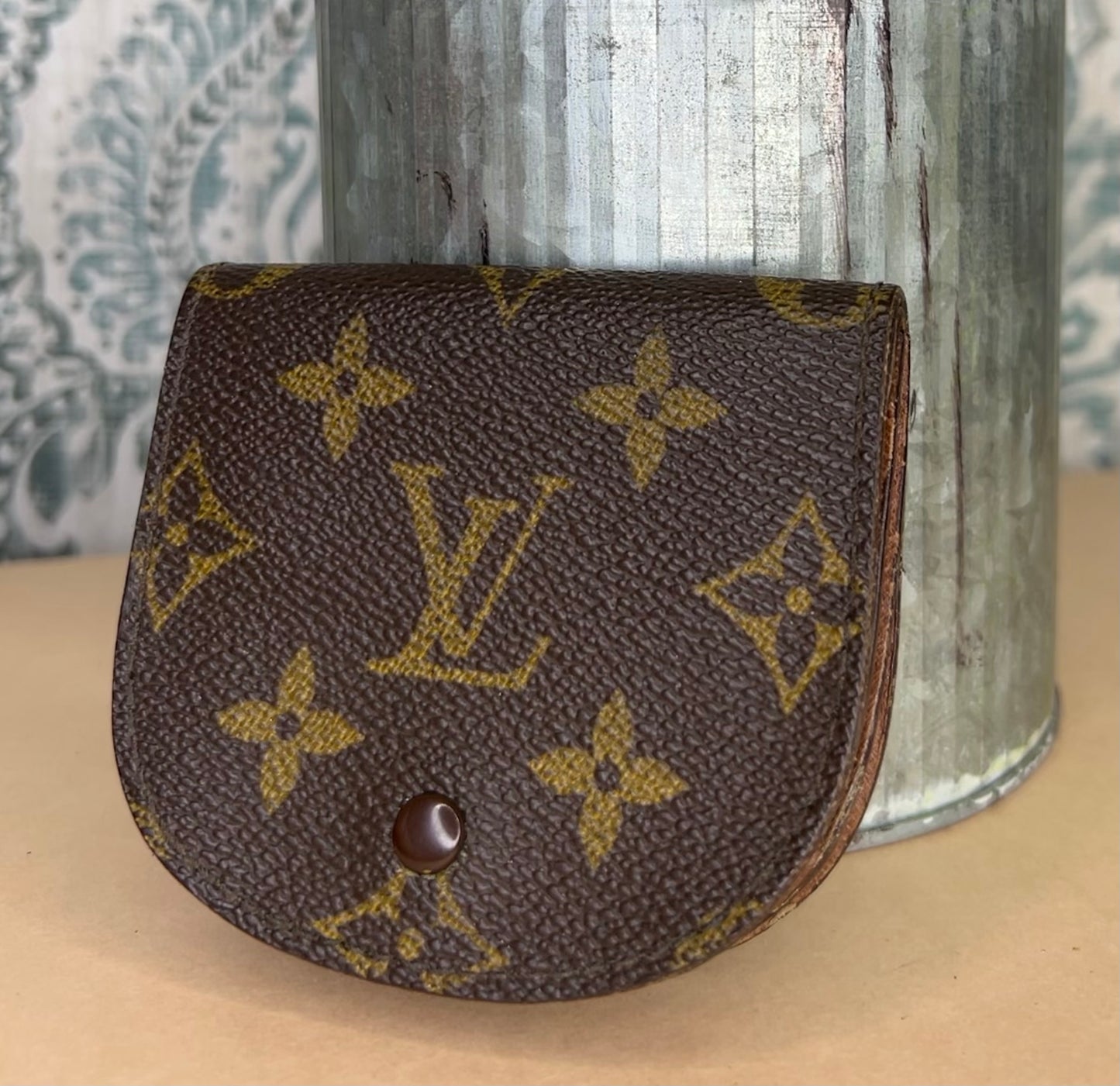 Louis Vuitton Porte Monnaie Gousset Coin / Card Case