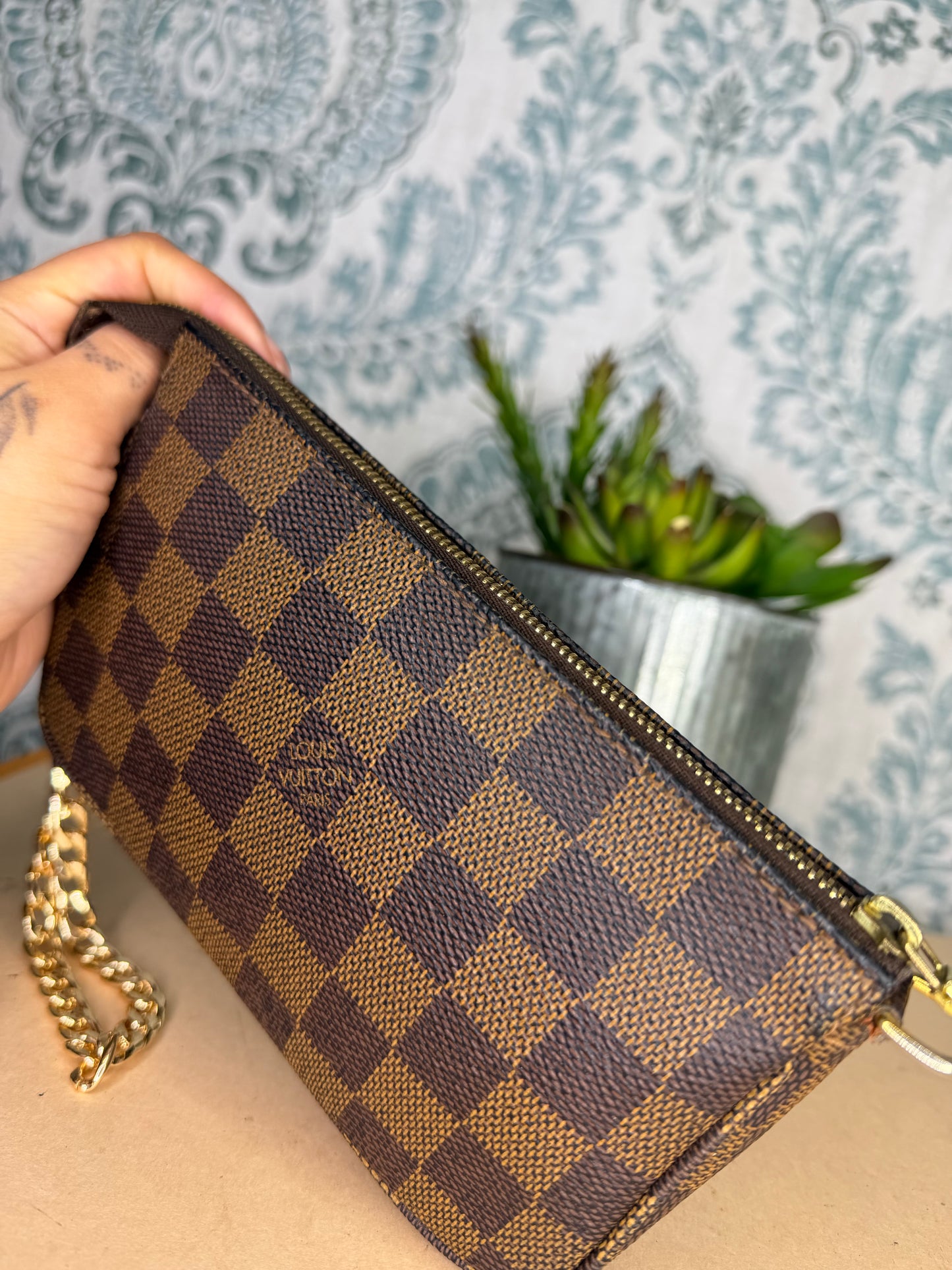 Louis Vuitton Damier Ebene Bucket Pochette