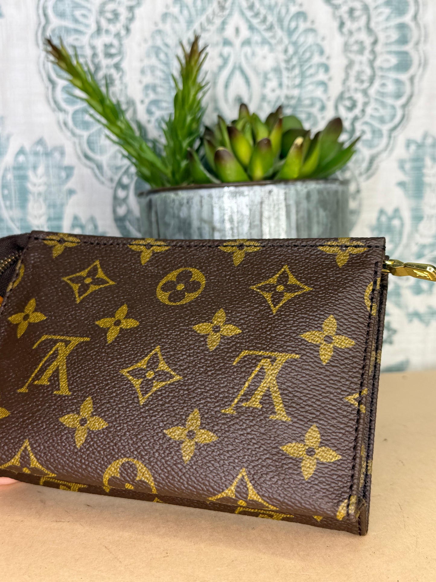 Louis Vuitton Toiletry 15