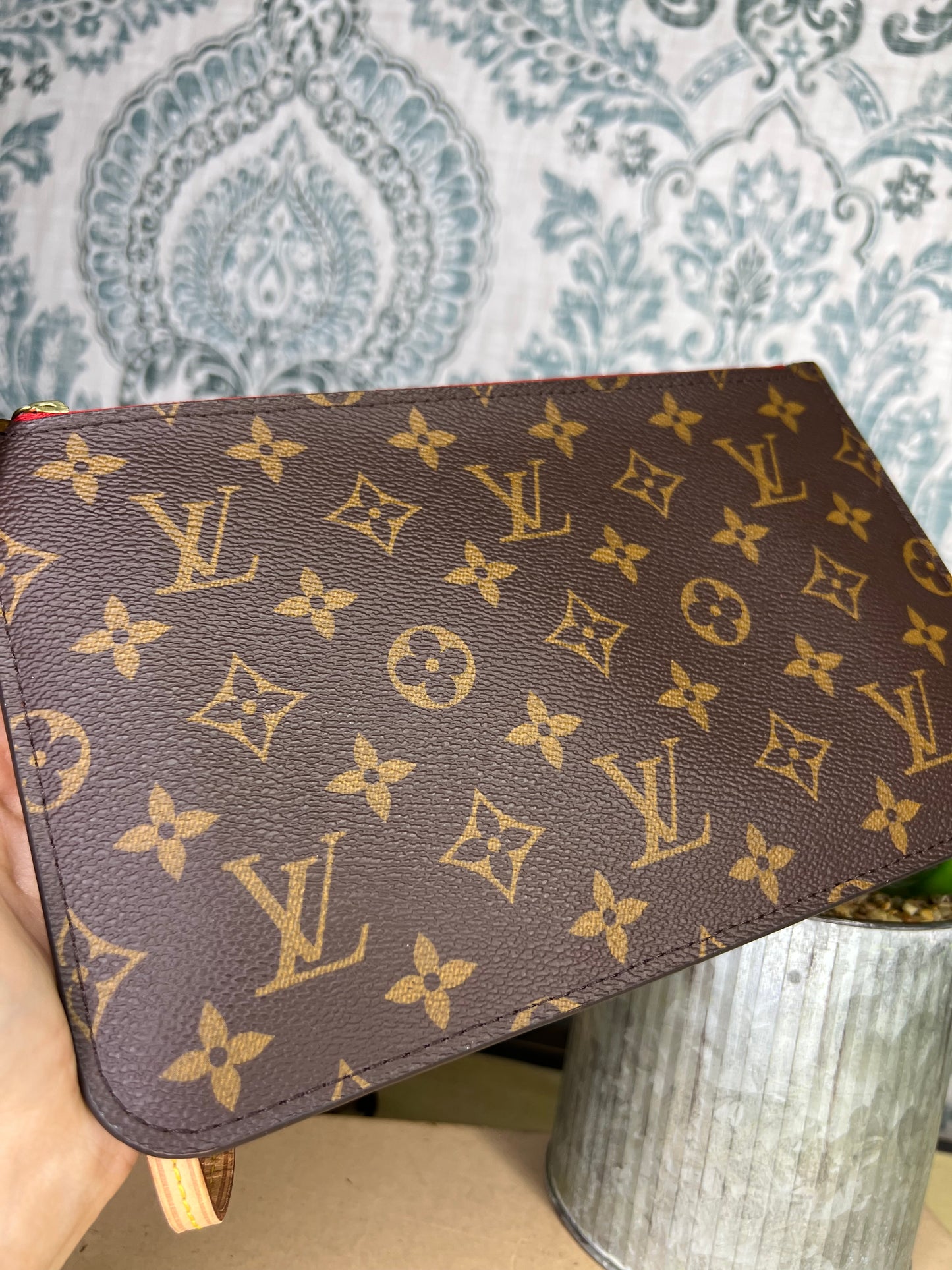 Neverfull Pouch Cherry Red