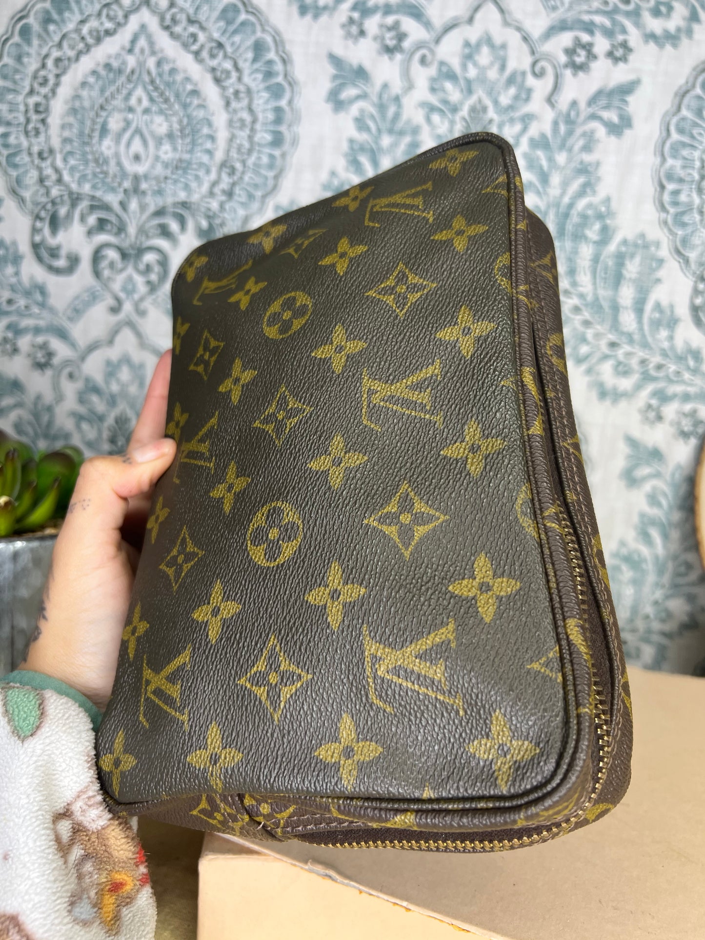Louis Vuitton Trousse 23