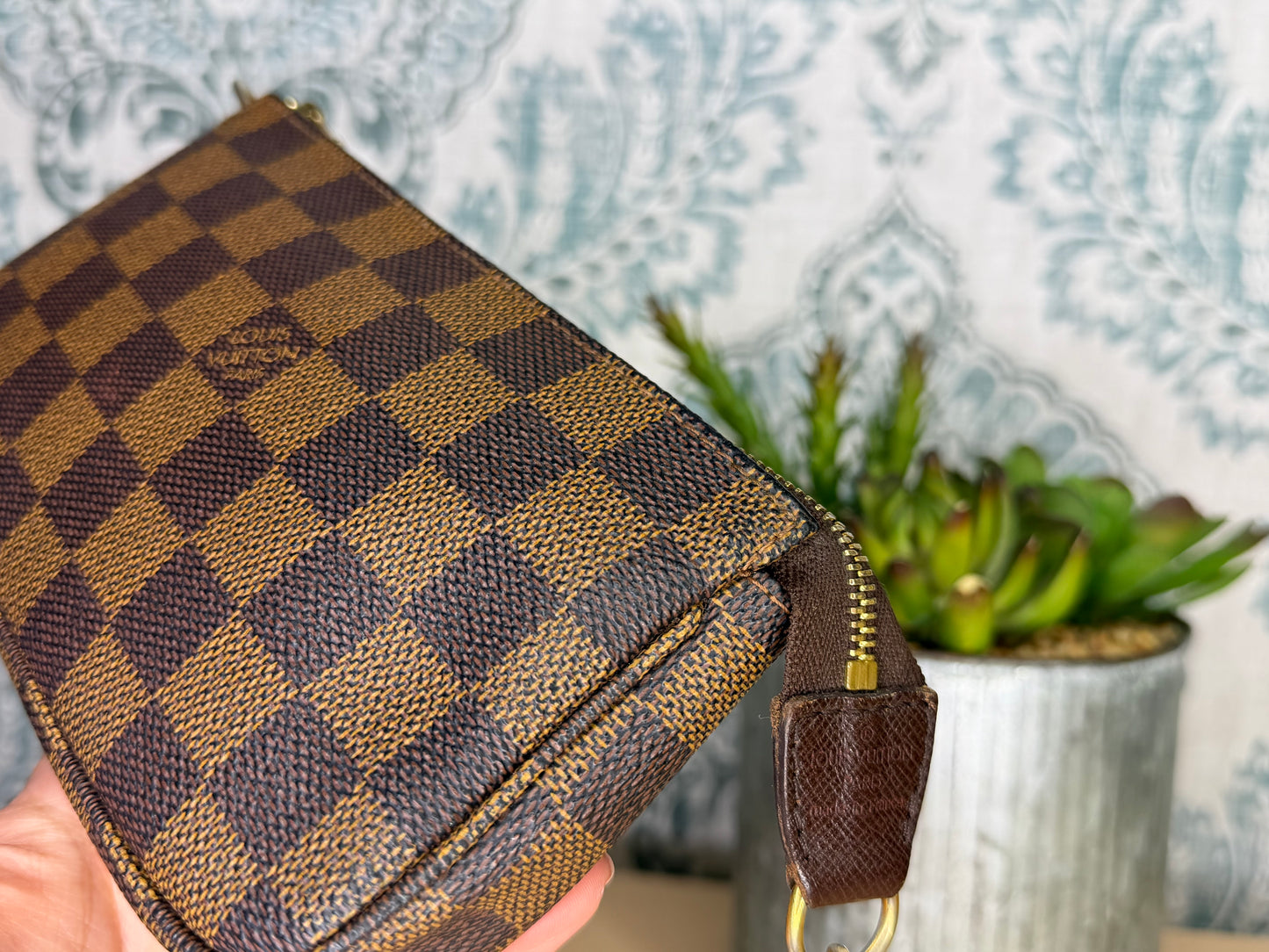 Louis Vuitton Damier Ebene Bucket Pochette