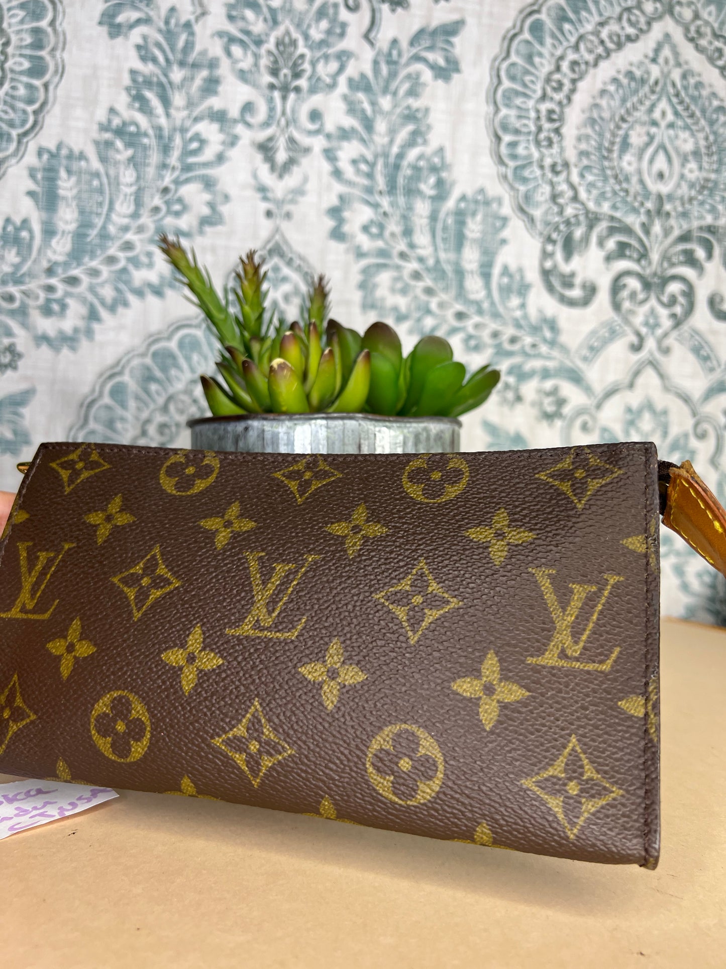 Louis Vuitton Bucket Pouch GM