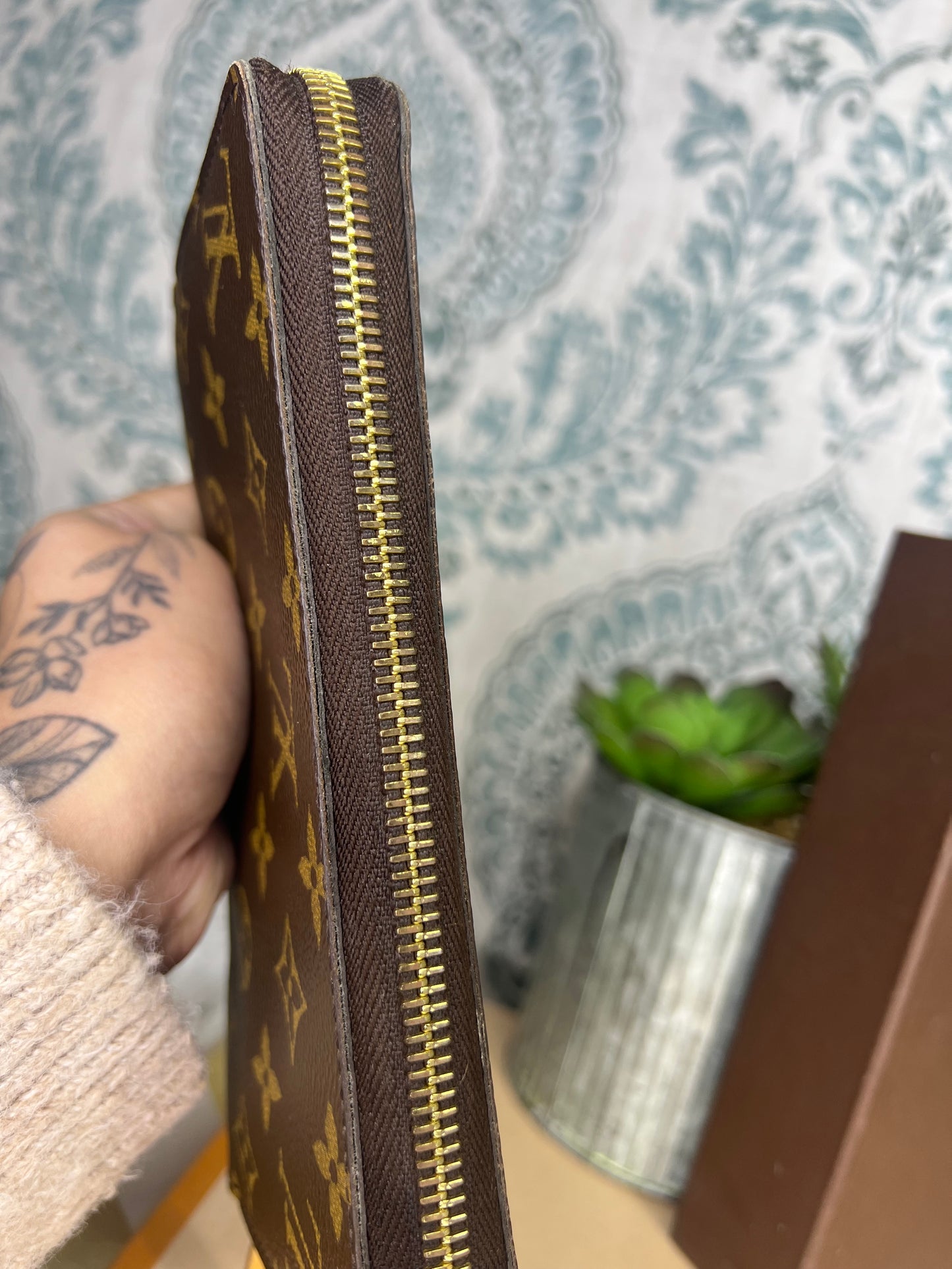 Louis Vuitton Monogram Zippy Wallet