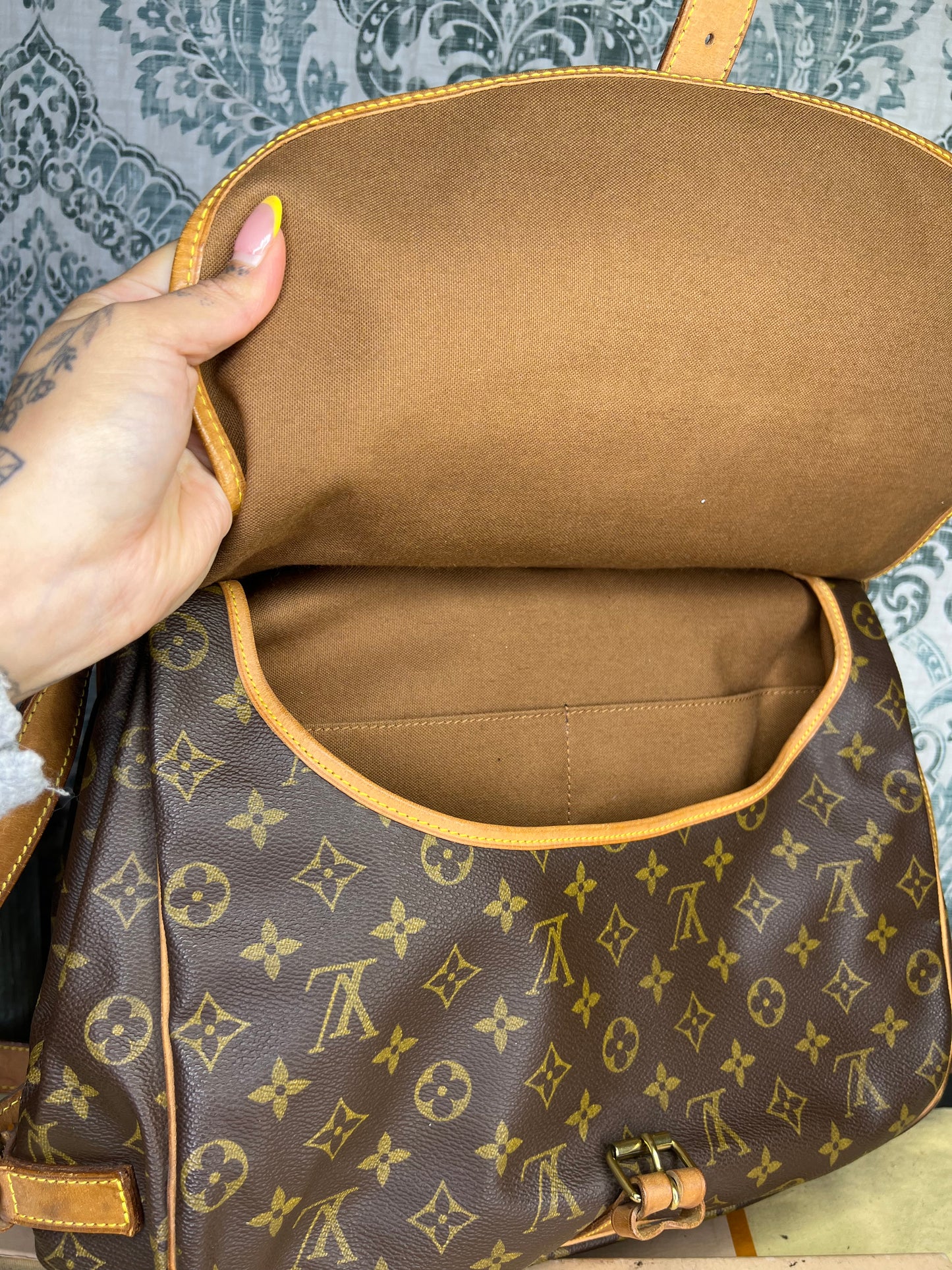 Louis Vuitton Saumur 35
