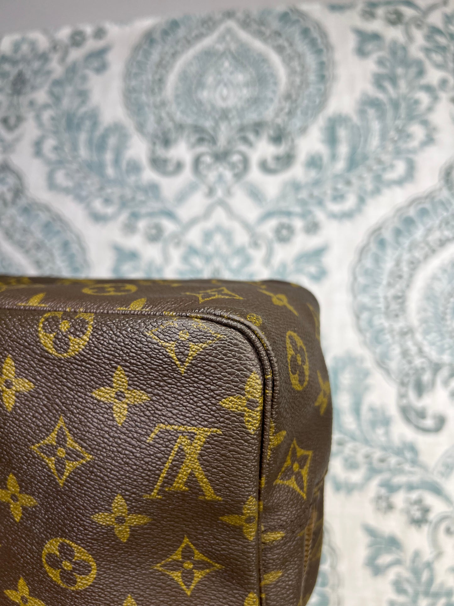 Louis Vuitton Trousse 28