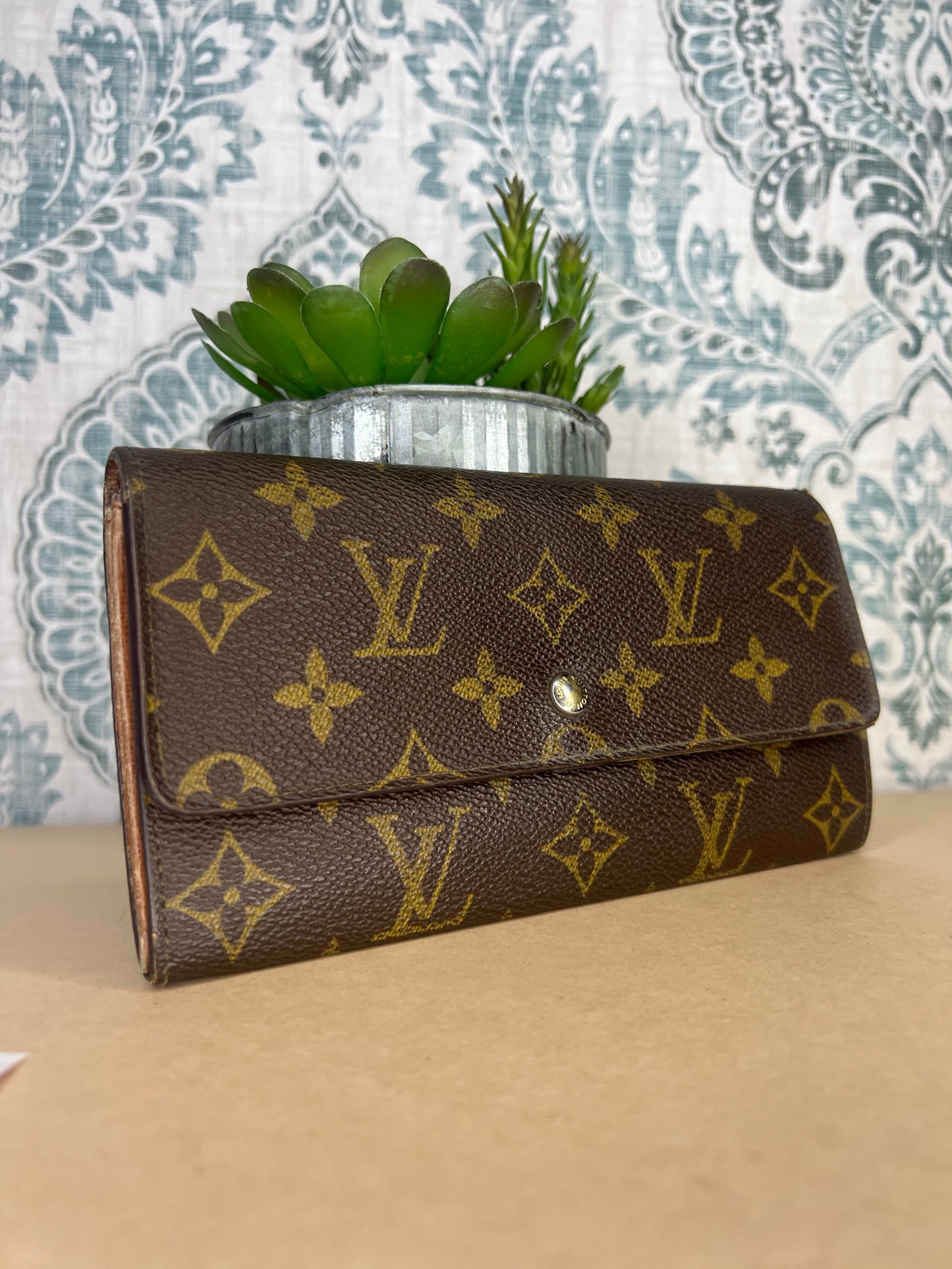 Louis Vuitton Monogram Sarah Wallet