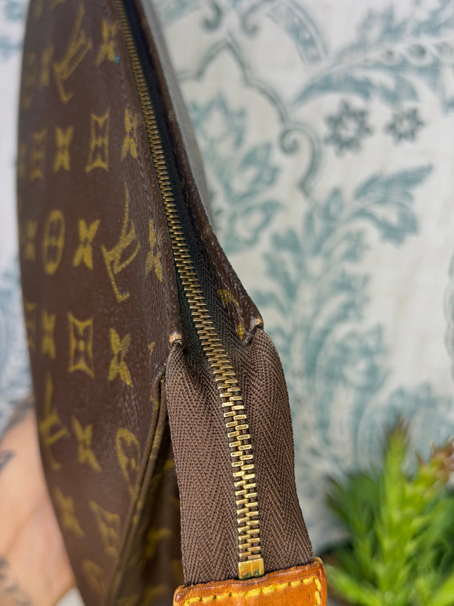 Louis Vuitton Monogram Toiletry 26
