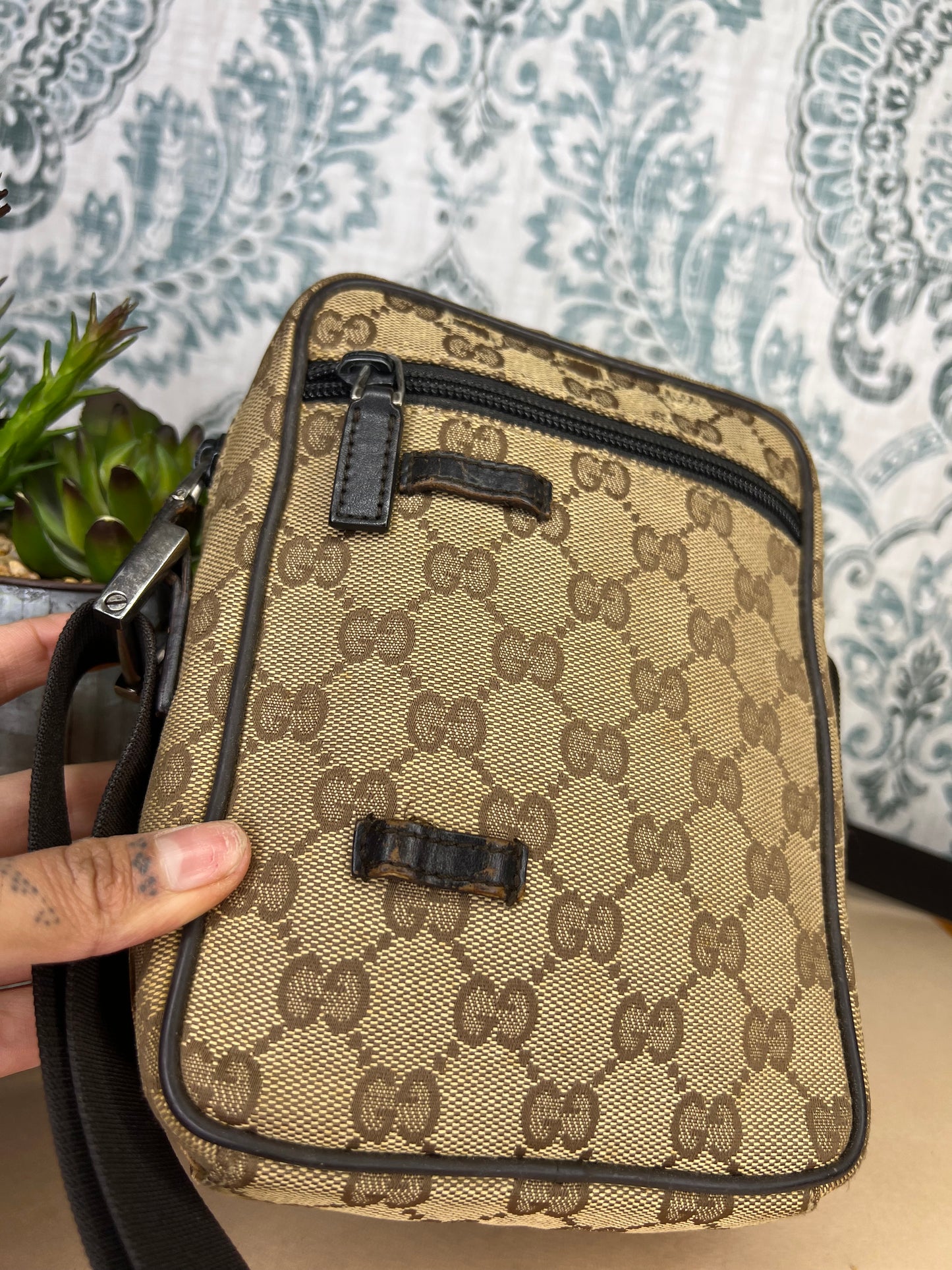 Gucci Mini Mesesenger Bag Crossbody