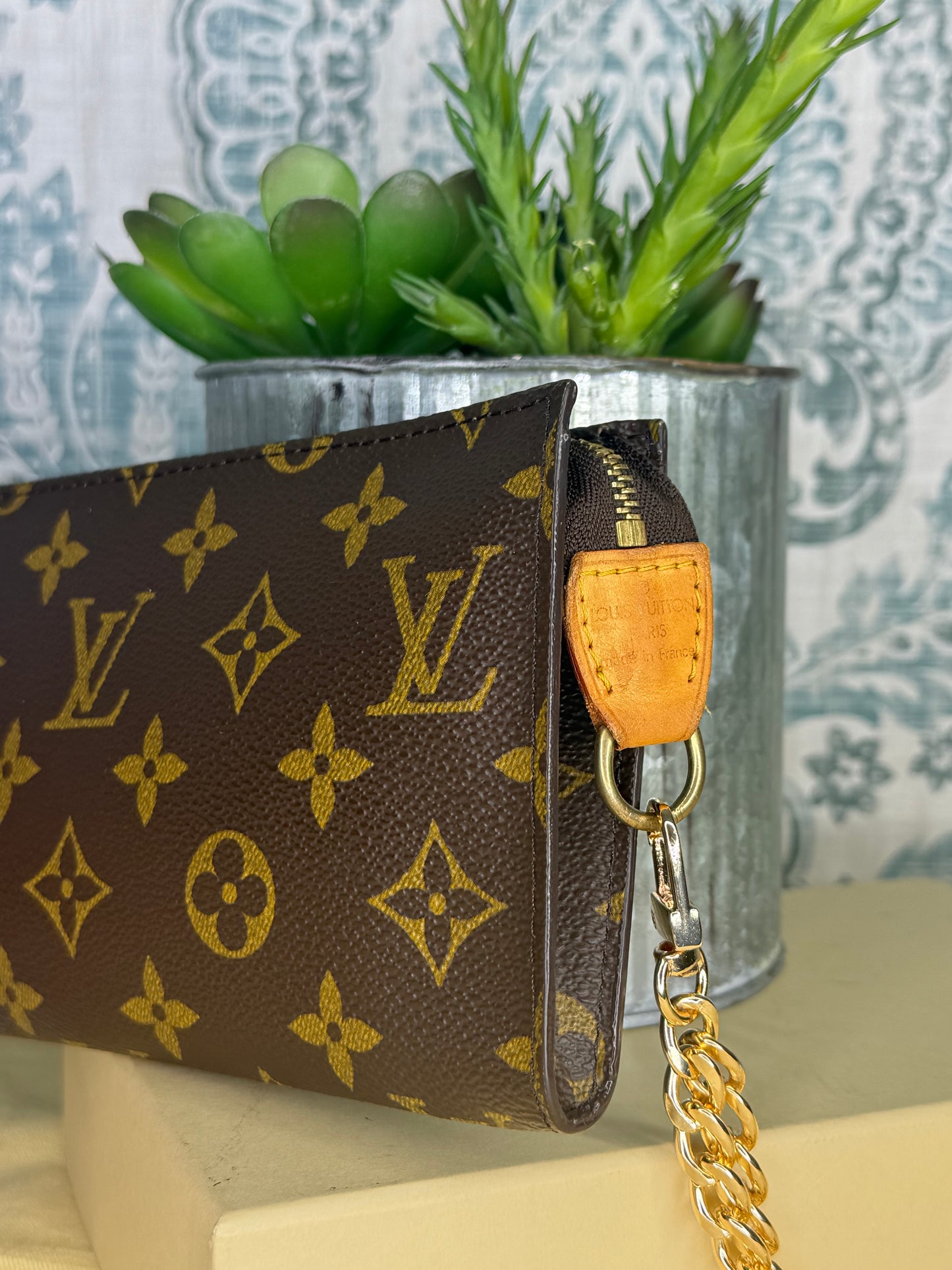 Louis Vuitton Bucket GM Pochette