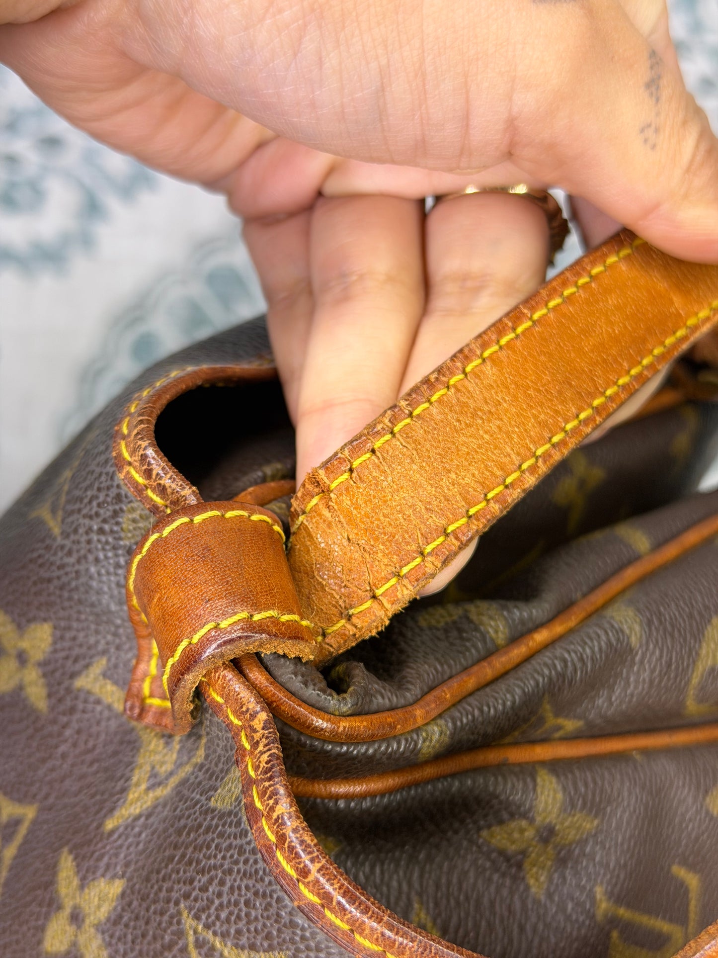 Louis Vuitton Saumur 30