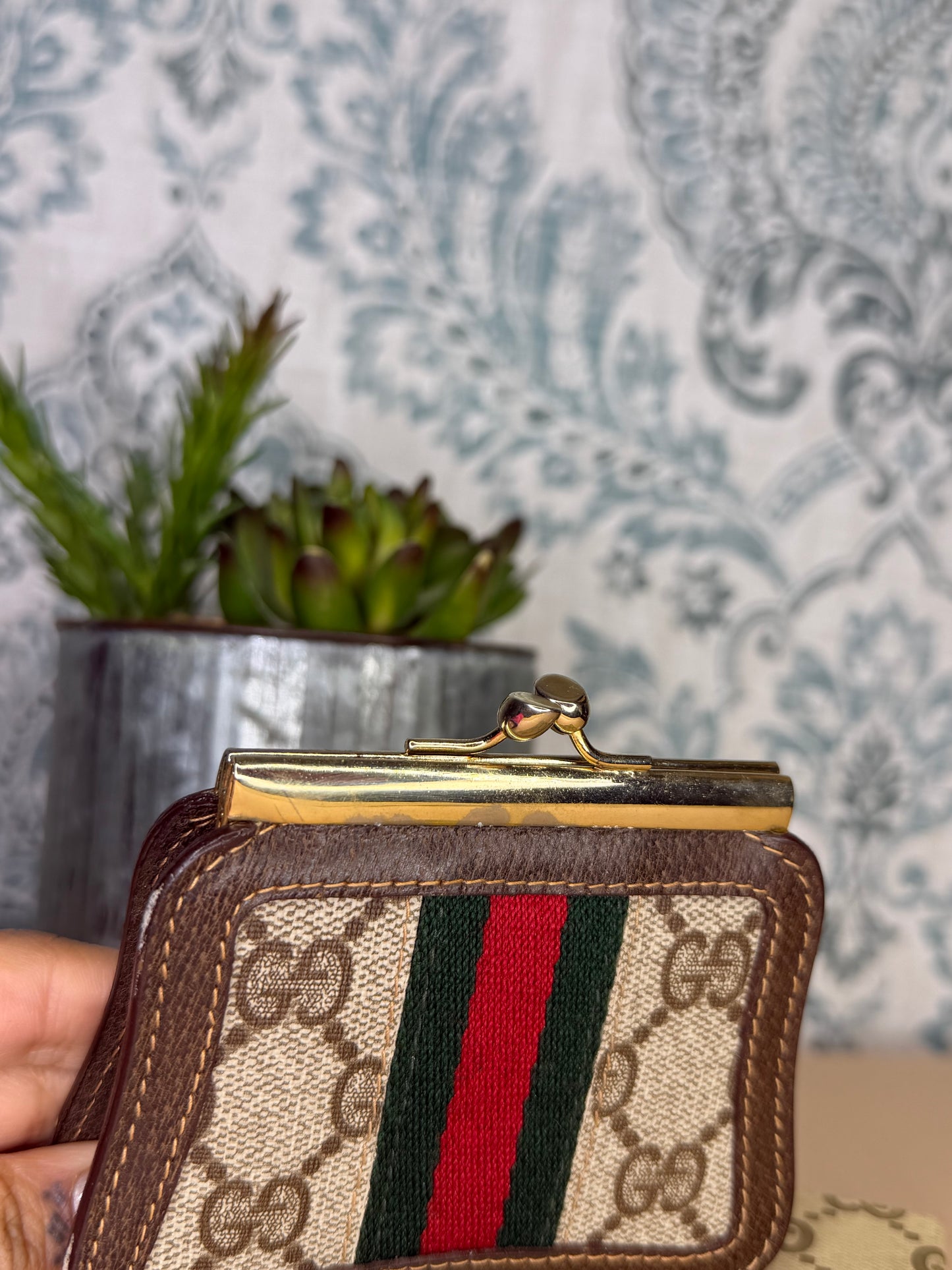 Gucci Vintage Sherry Line Kiss Lock Coin Purse