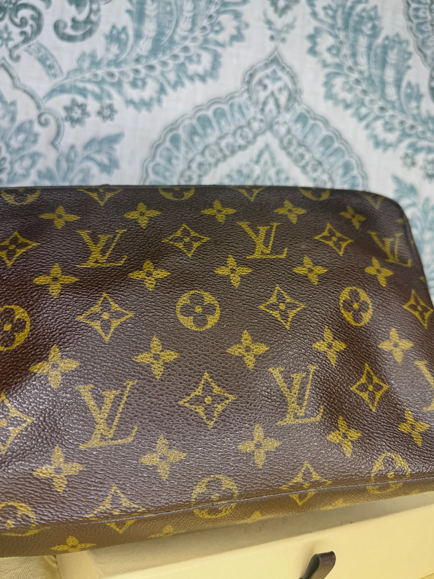 Louis Vuitton Trousse 28