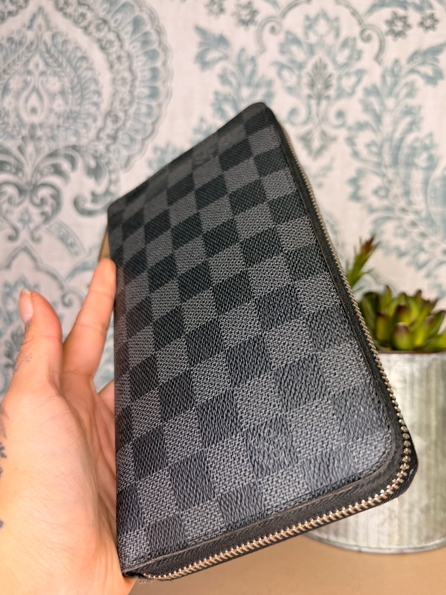 Louis Vuitton Damier Graphite Zippy Organizer