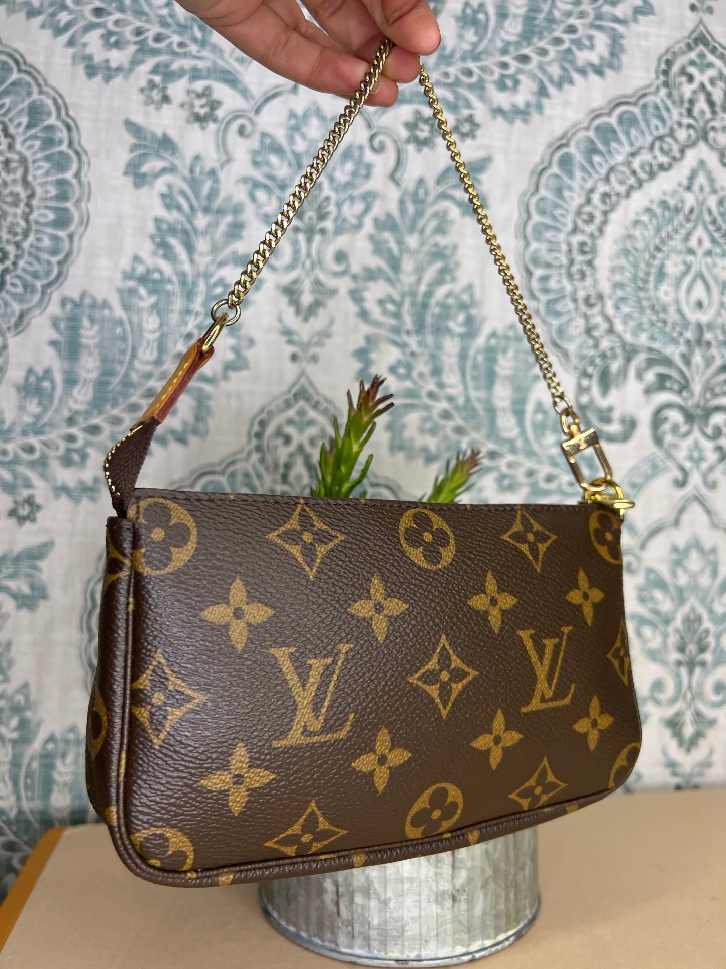 Louis Vuitton Monogram Bucket Pochette