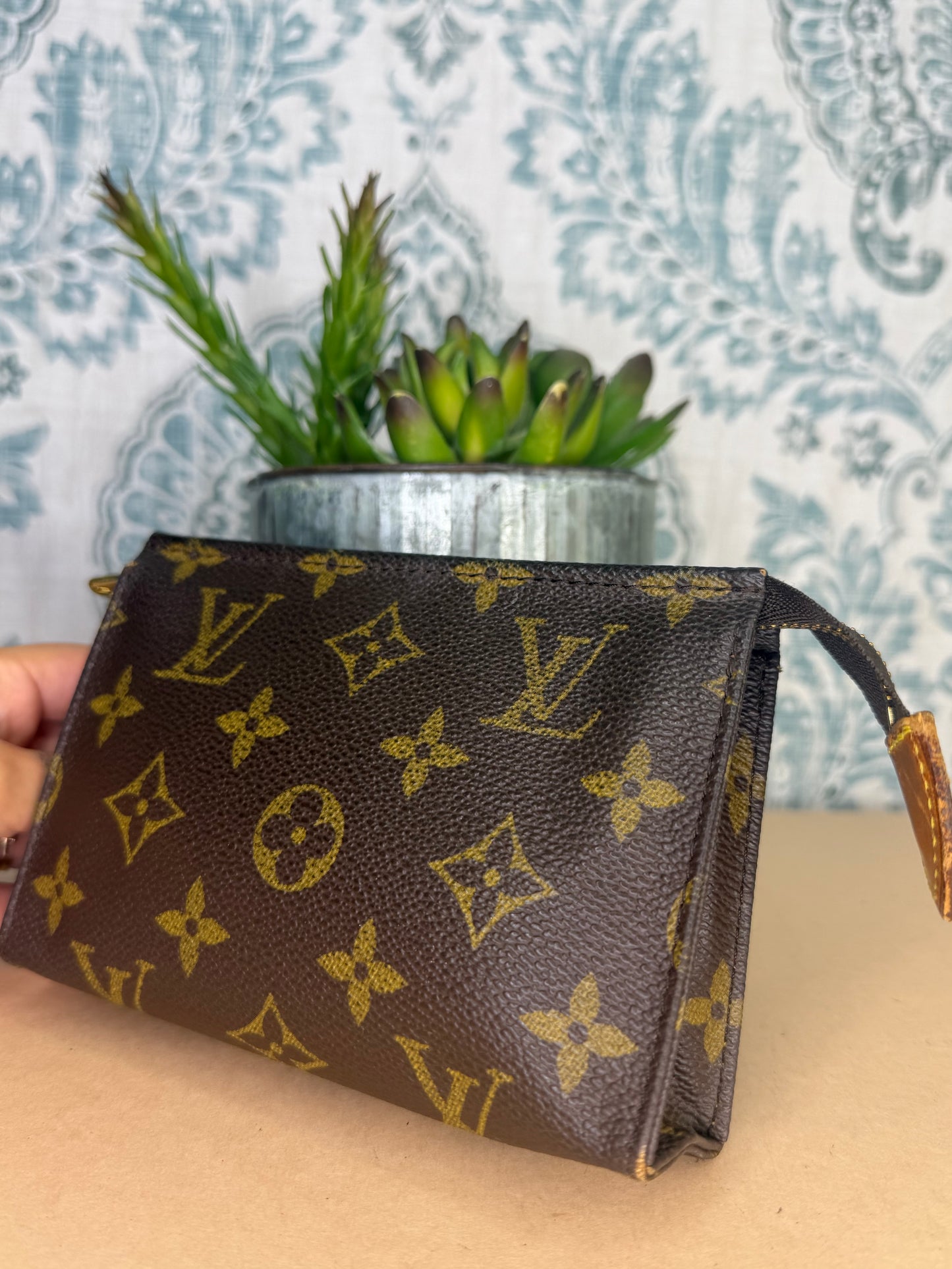 Louis Vuitton Toiletry 15