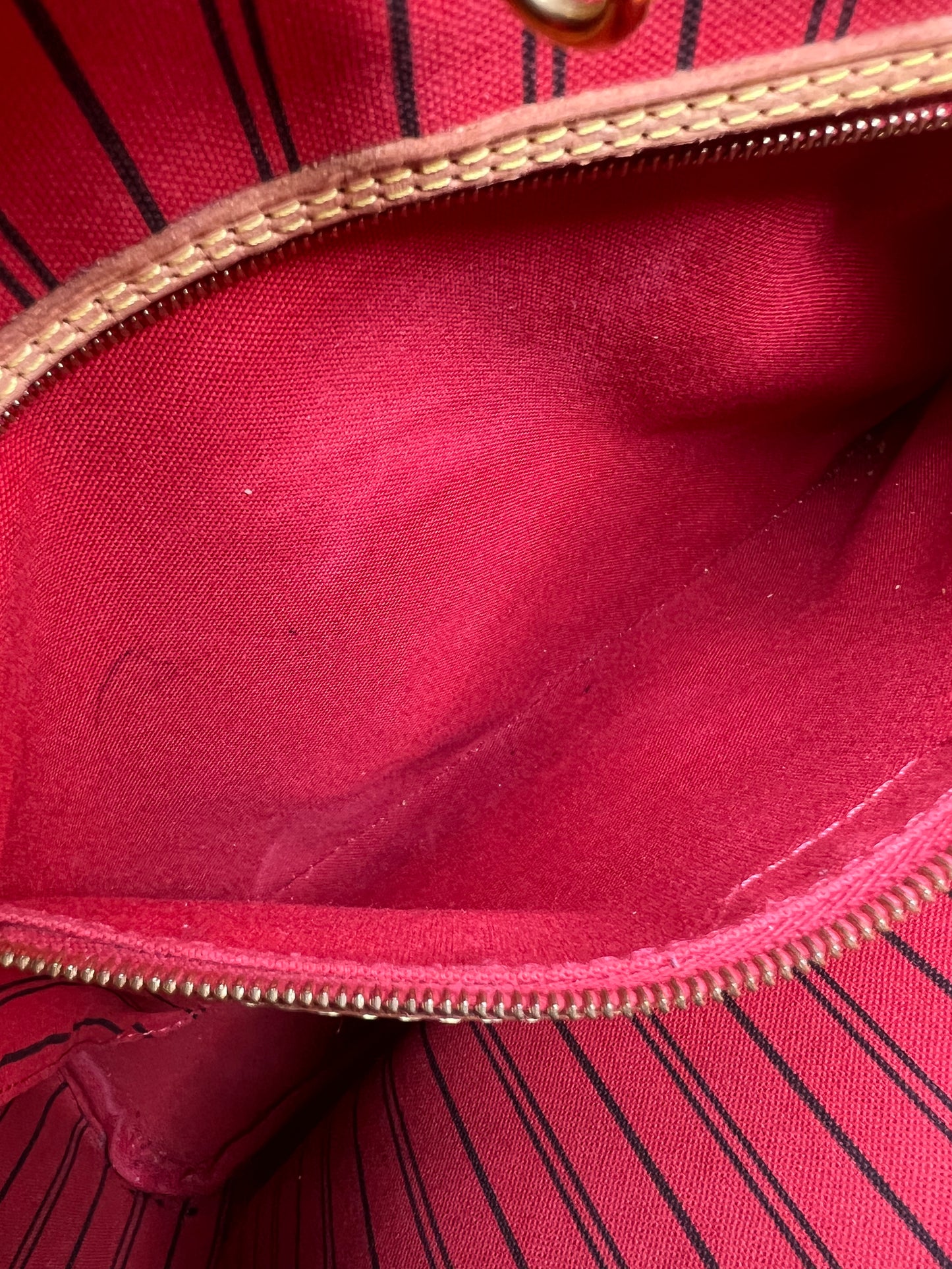 Neverfull MM Cherry Red