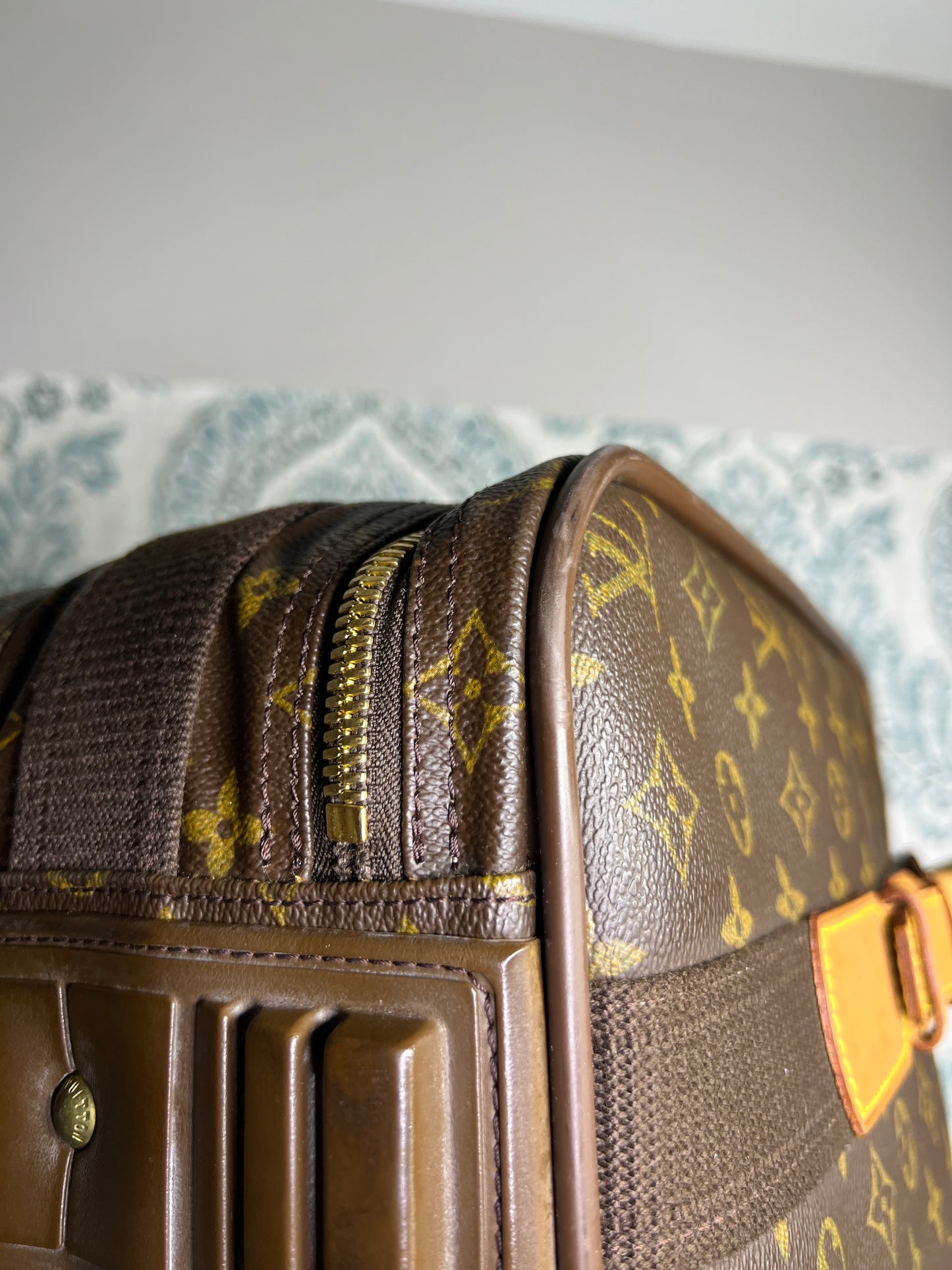 Satellite 53 Suit Case