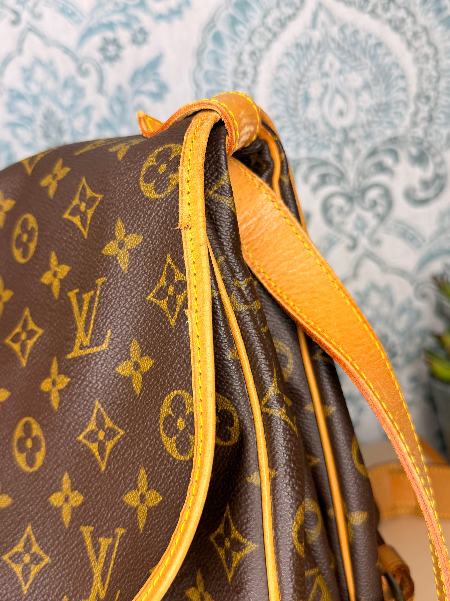 Louis Vuitton Saumur 35