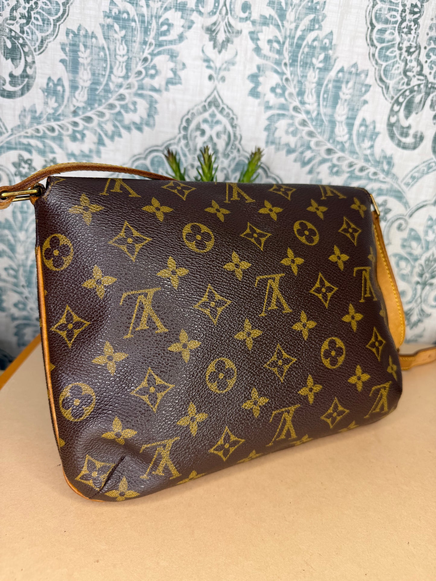 Louis Vuitton Musette Tango (short strap version)
