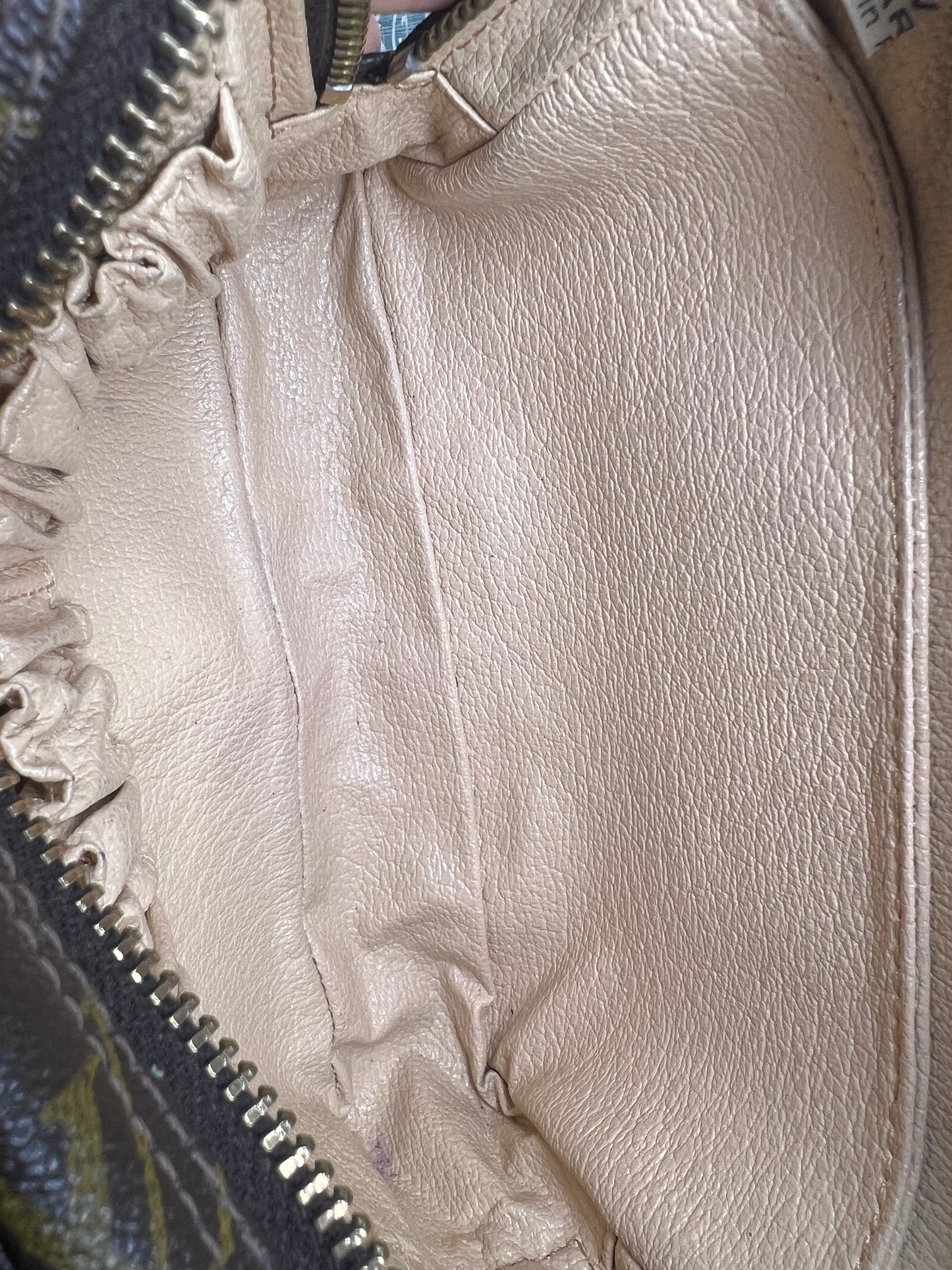 Louis Vuitton Trousse 23