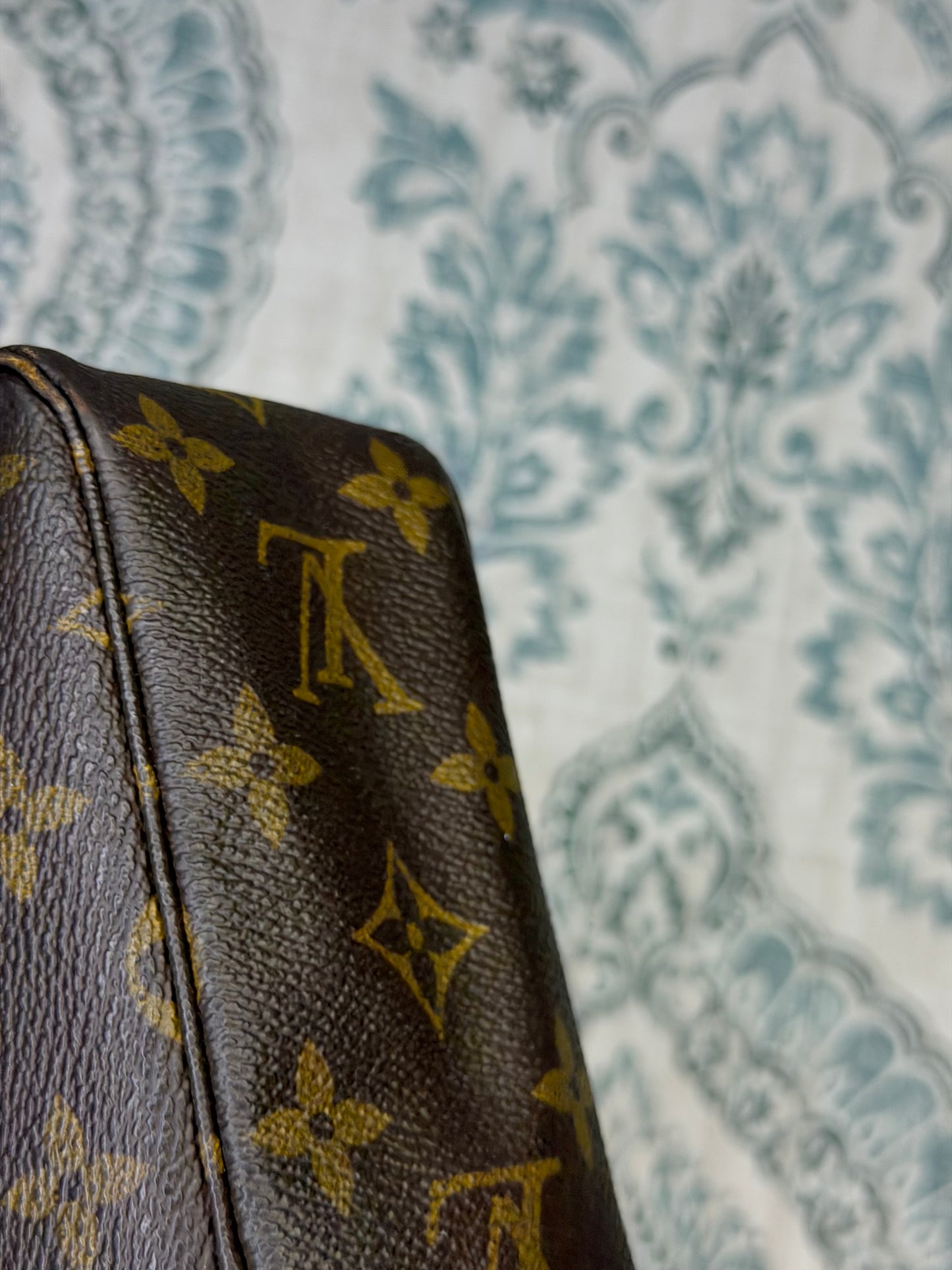 Louis Vuitton Trousse 23