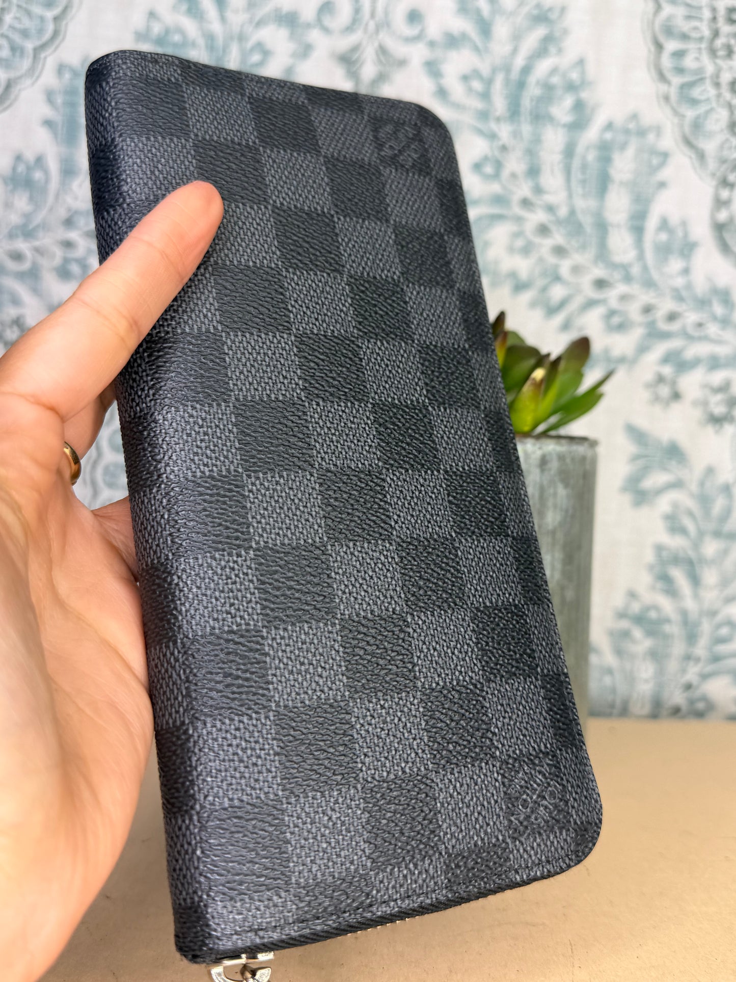 Louis Vuitton Zippy Vertical Wallet