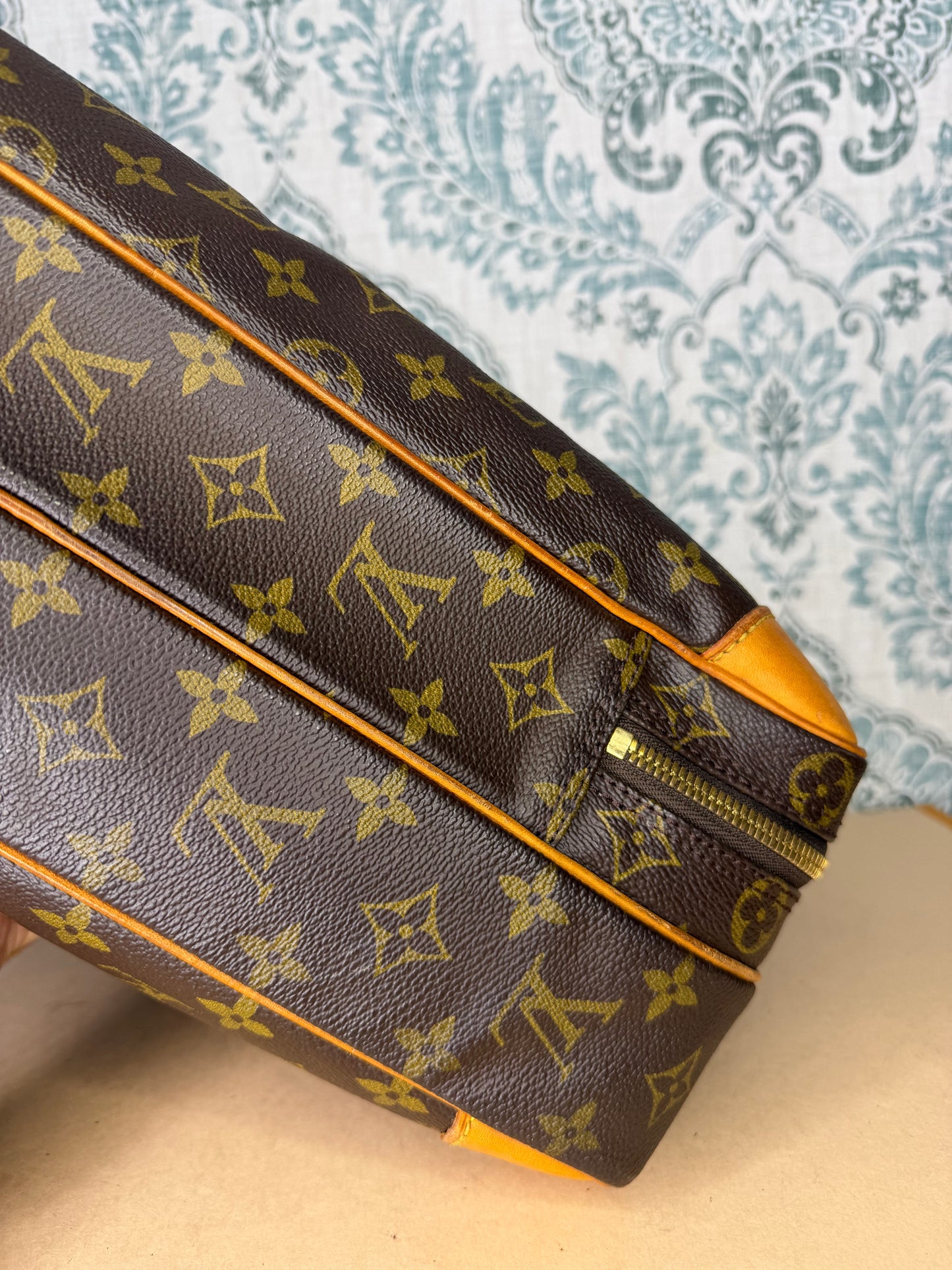 Louis Vuitton Porte Documents Voyage GM